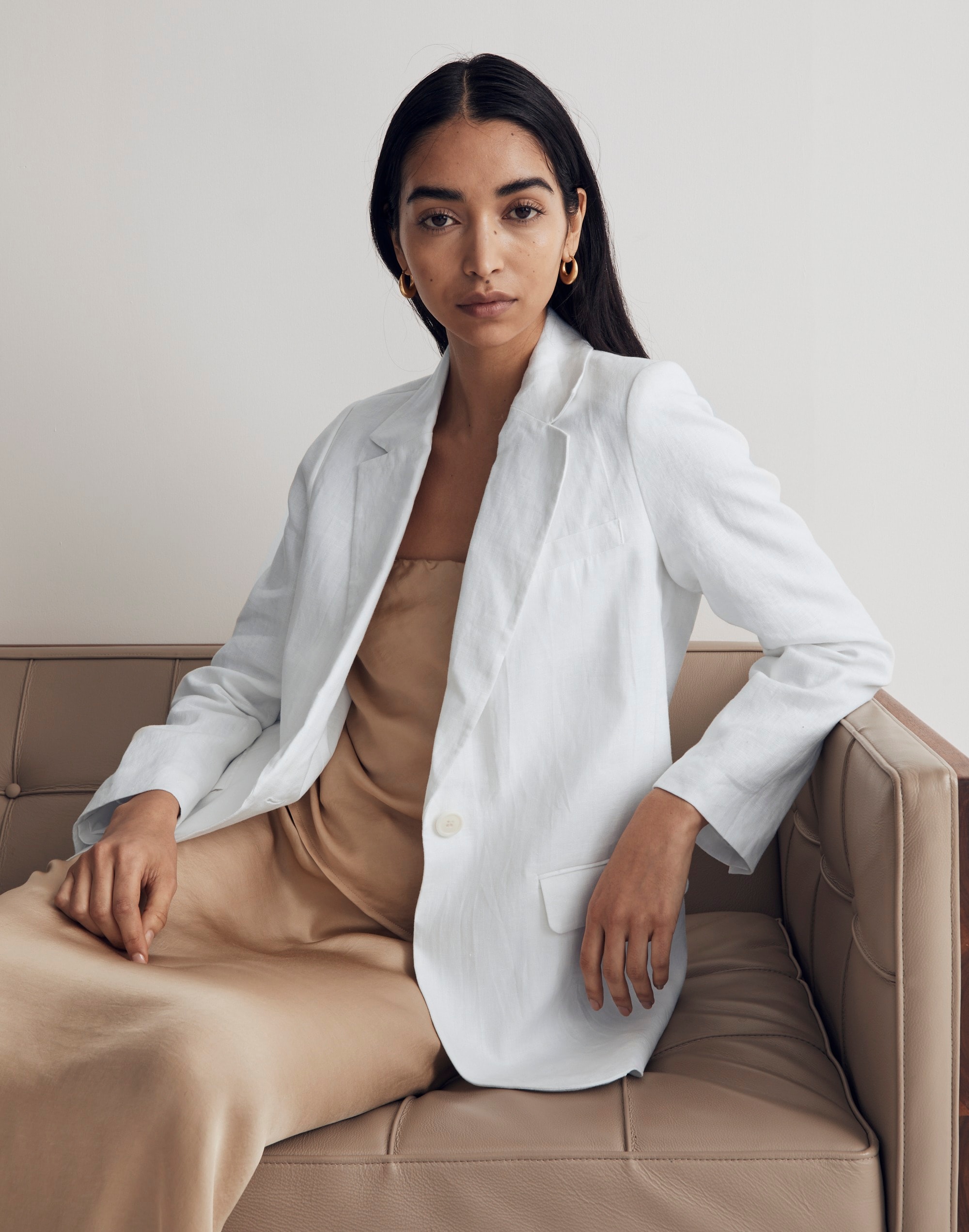 the larsen blazer in 100% linen