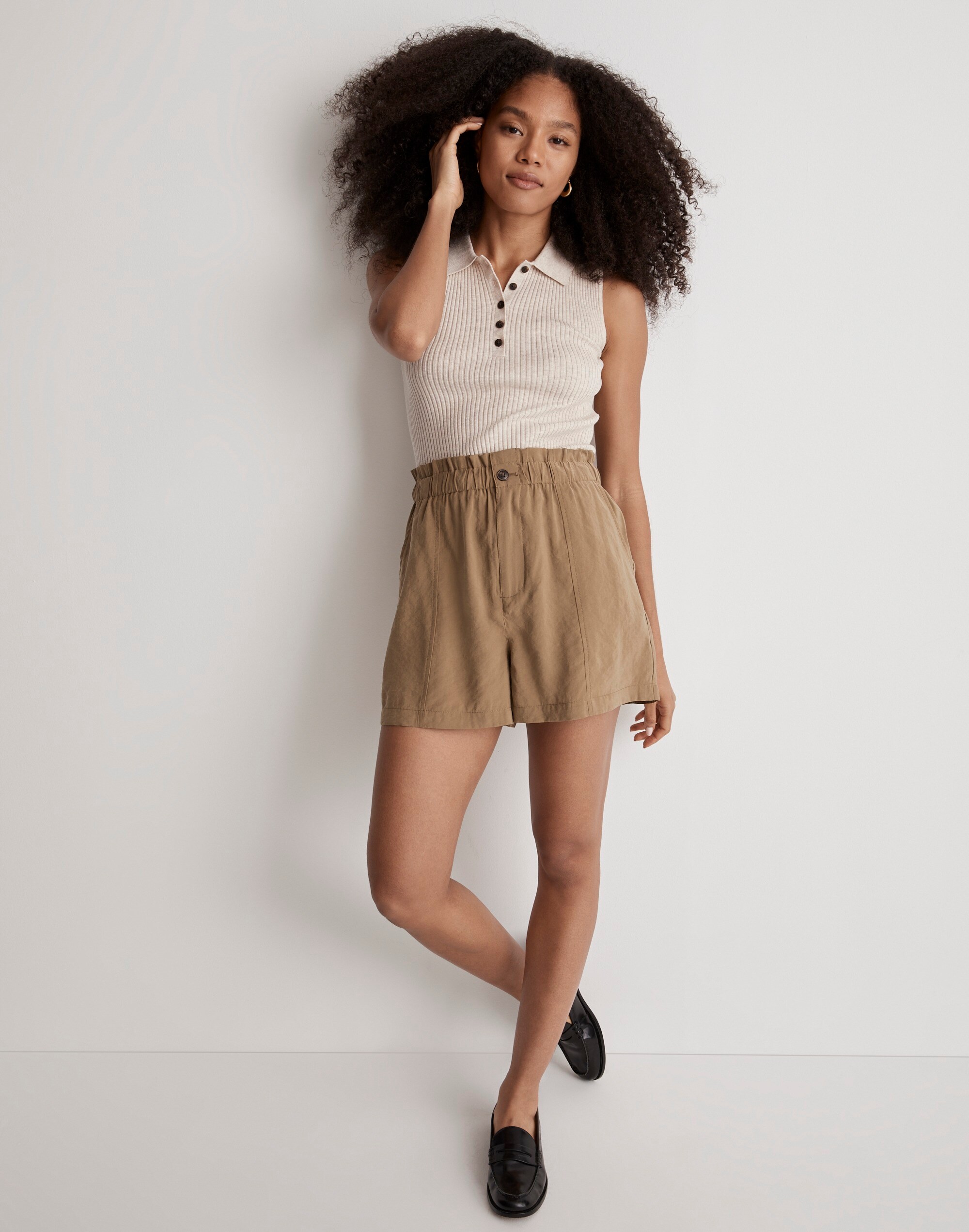 Seamed Pull-On Paperbag Shorts in Softdrape