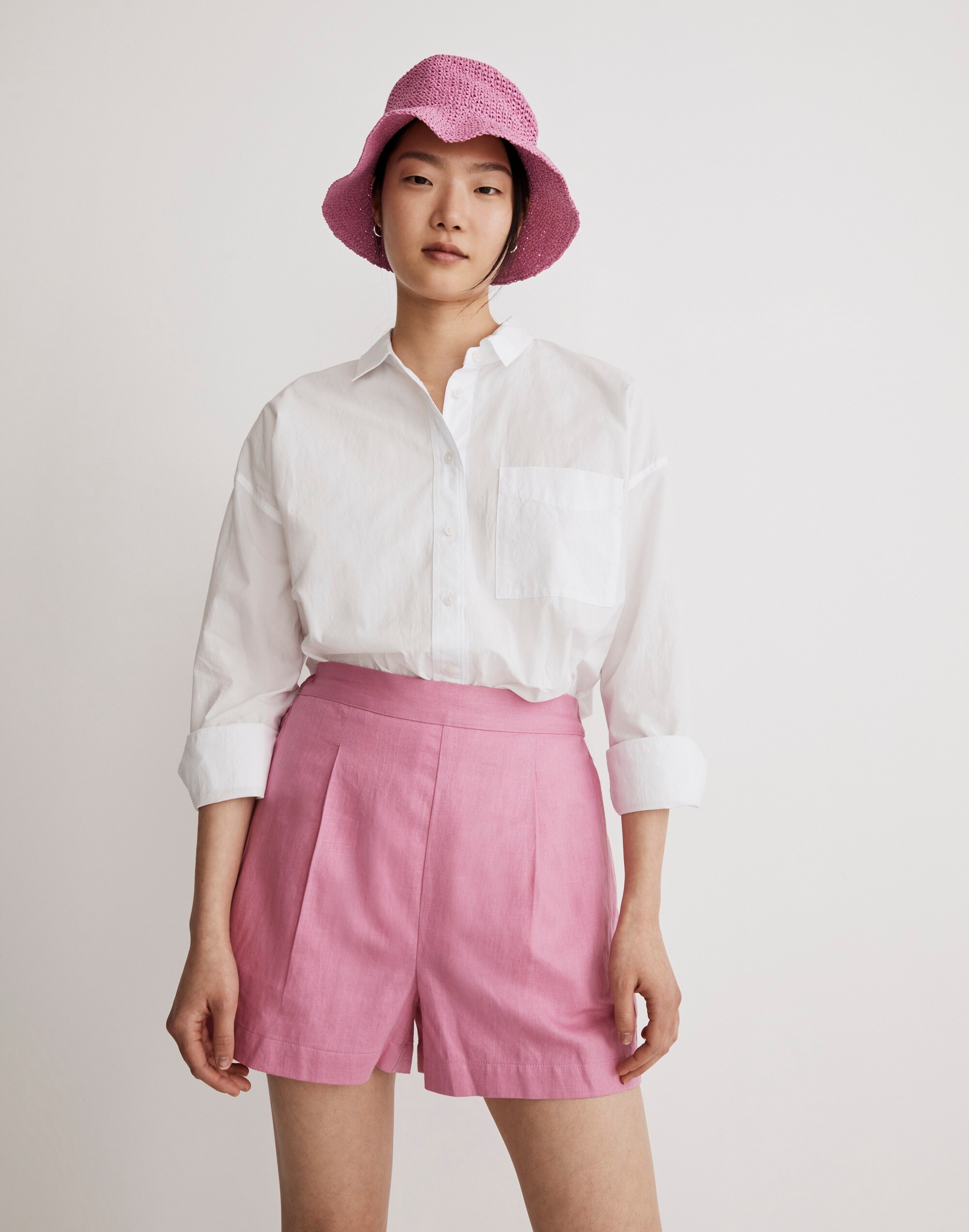 Clean Pull-On Shorts in Linen-Cotton