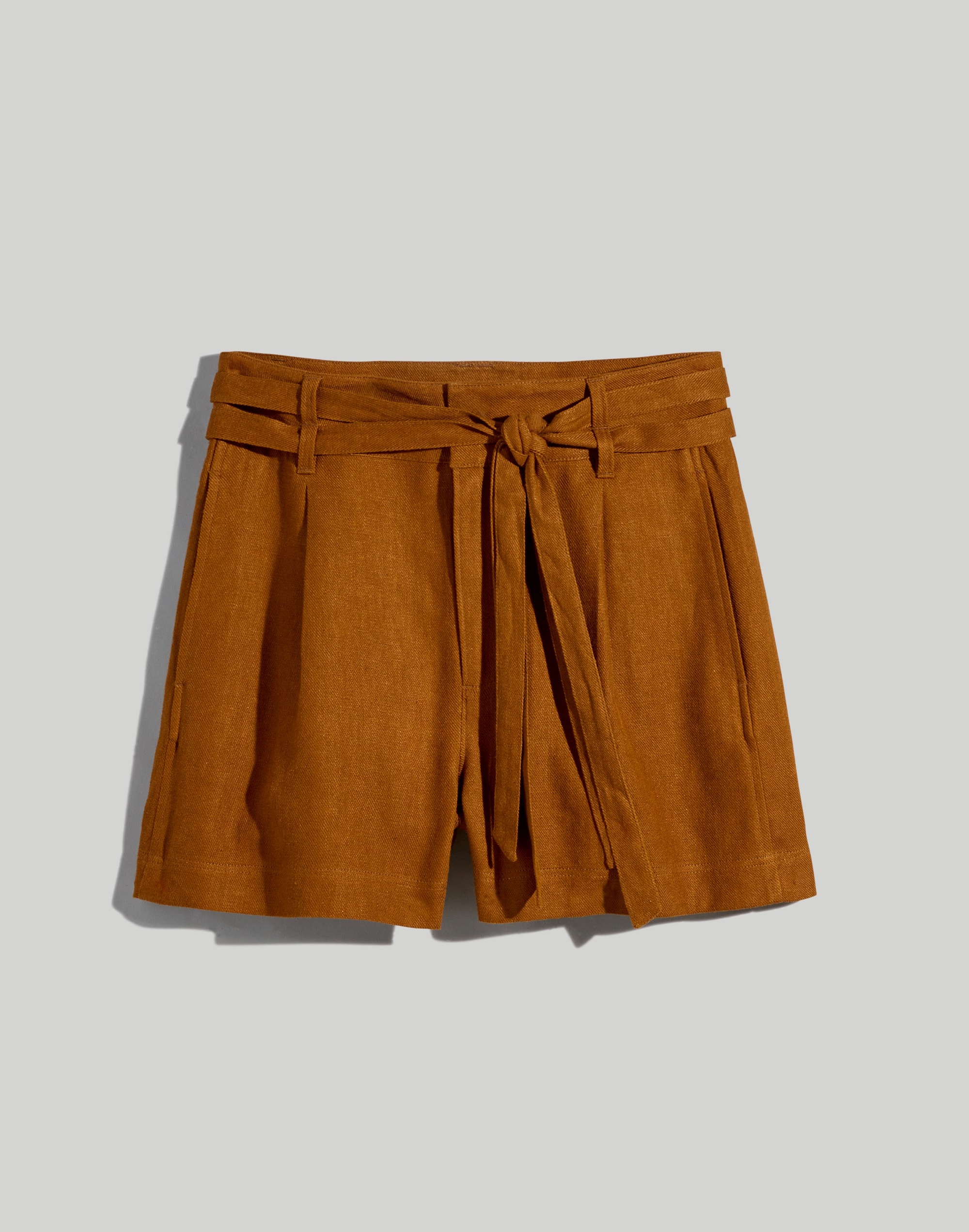 Belted High-Rise Shorts in Linen-Blend