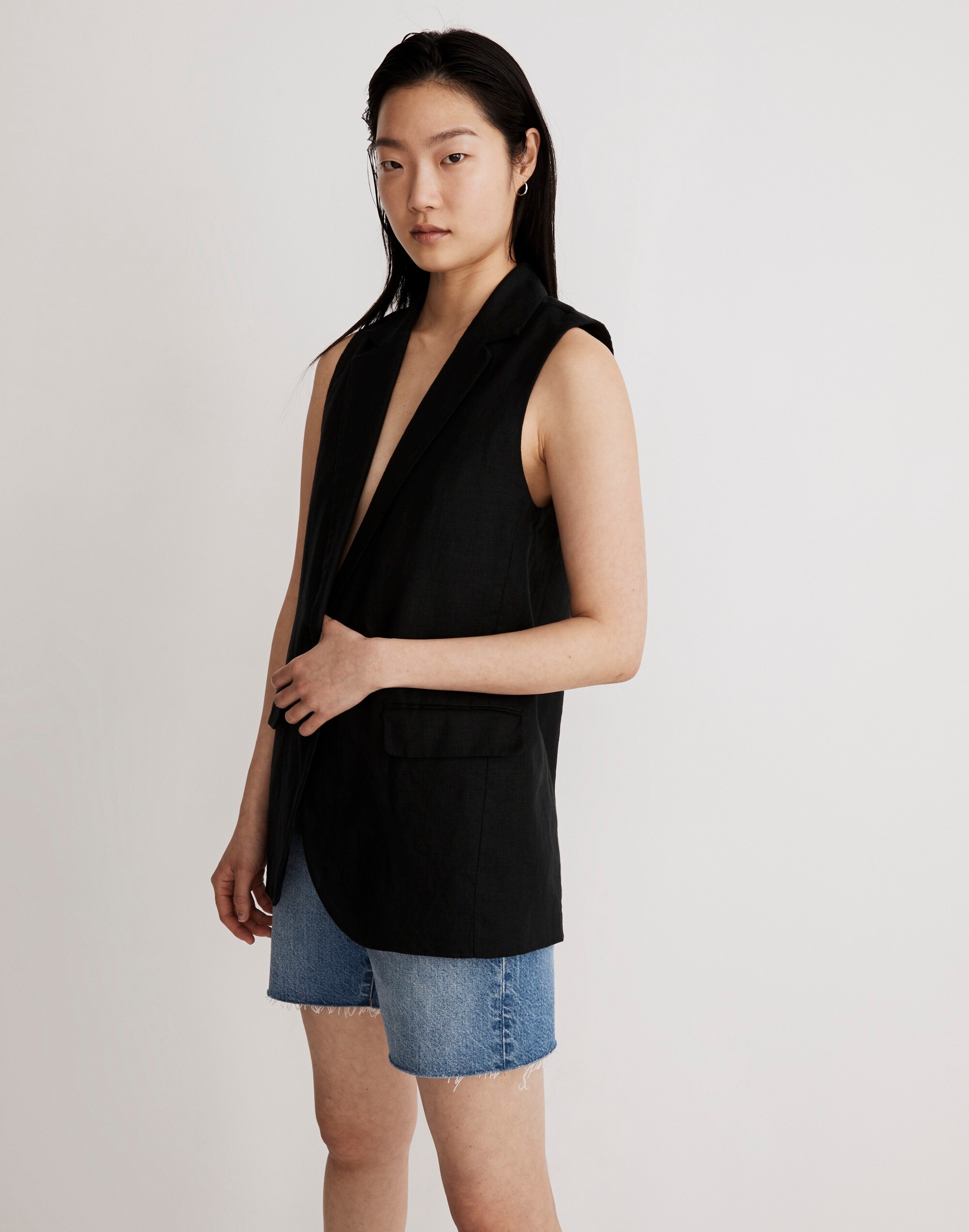 The Larsen Vest in 100% Linen