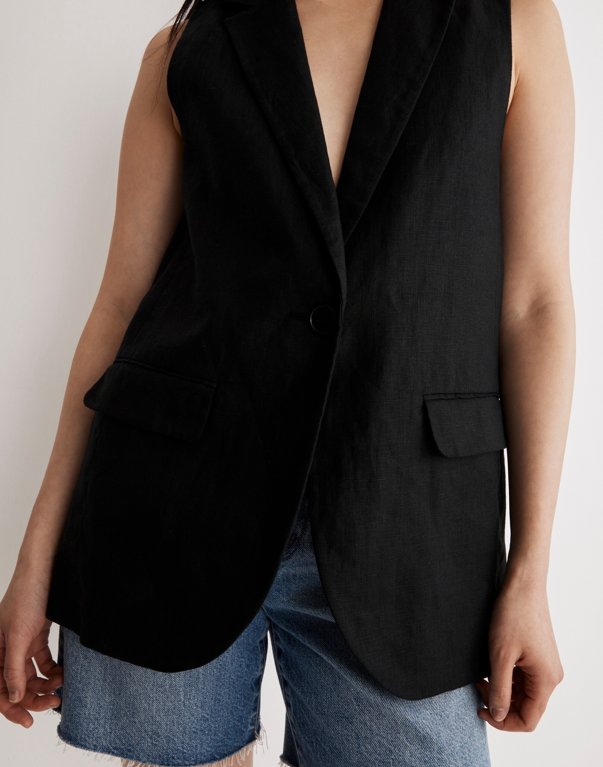 The Larsen Vest in 100% Linen Alternate Image 4