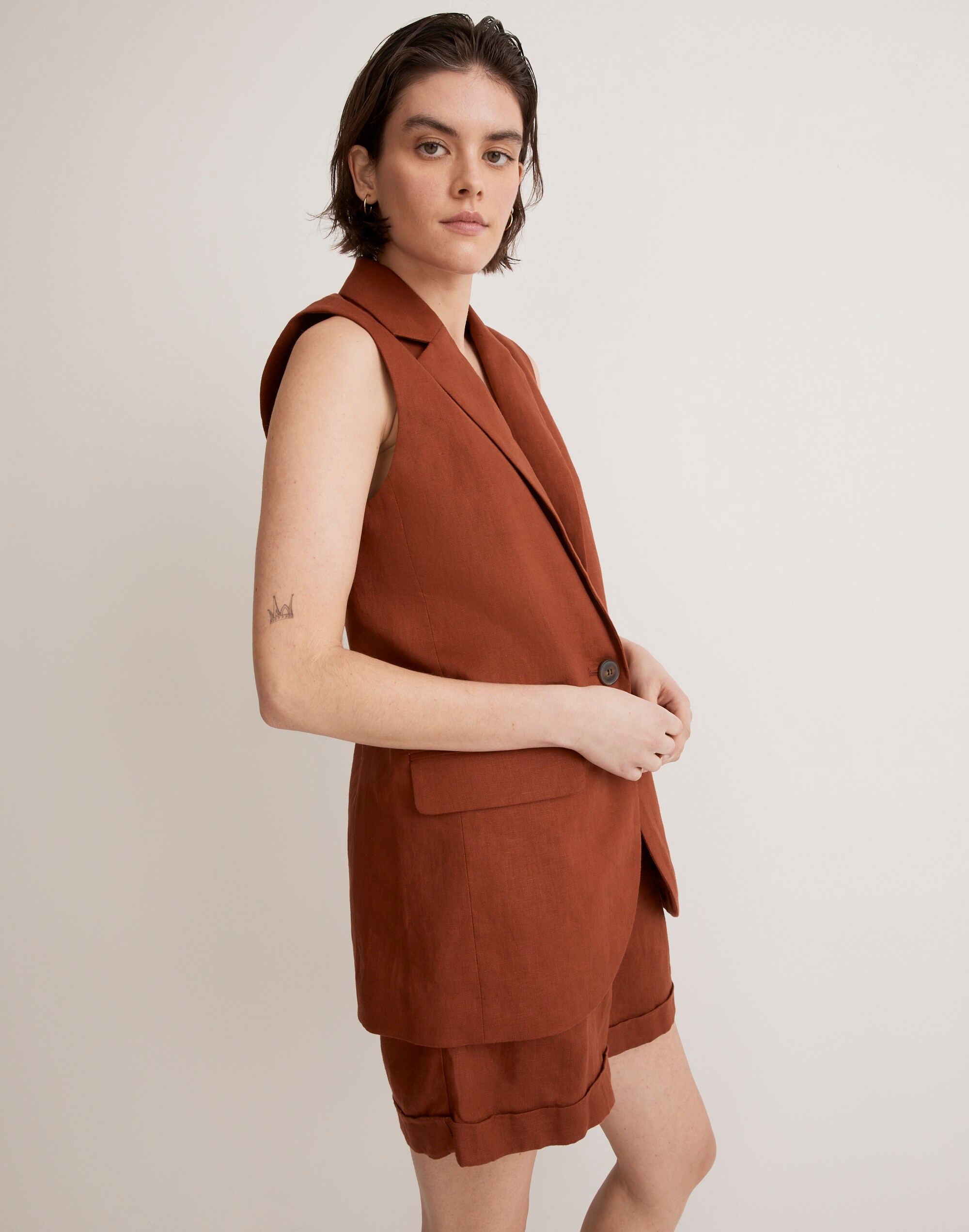 The Larsen Vest in 100% Linen