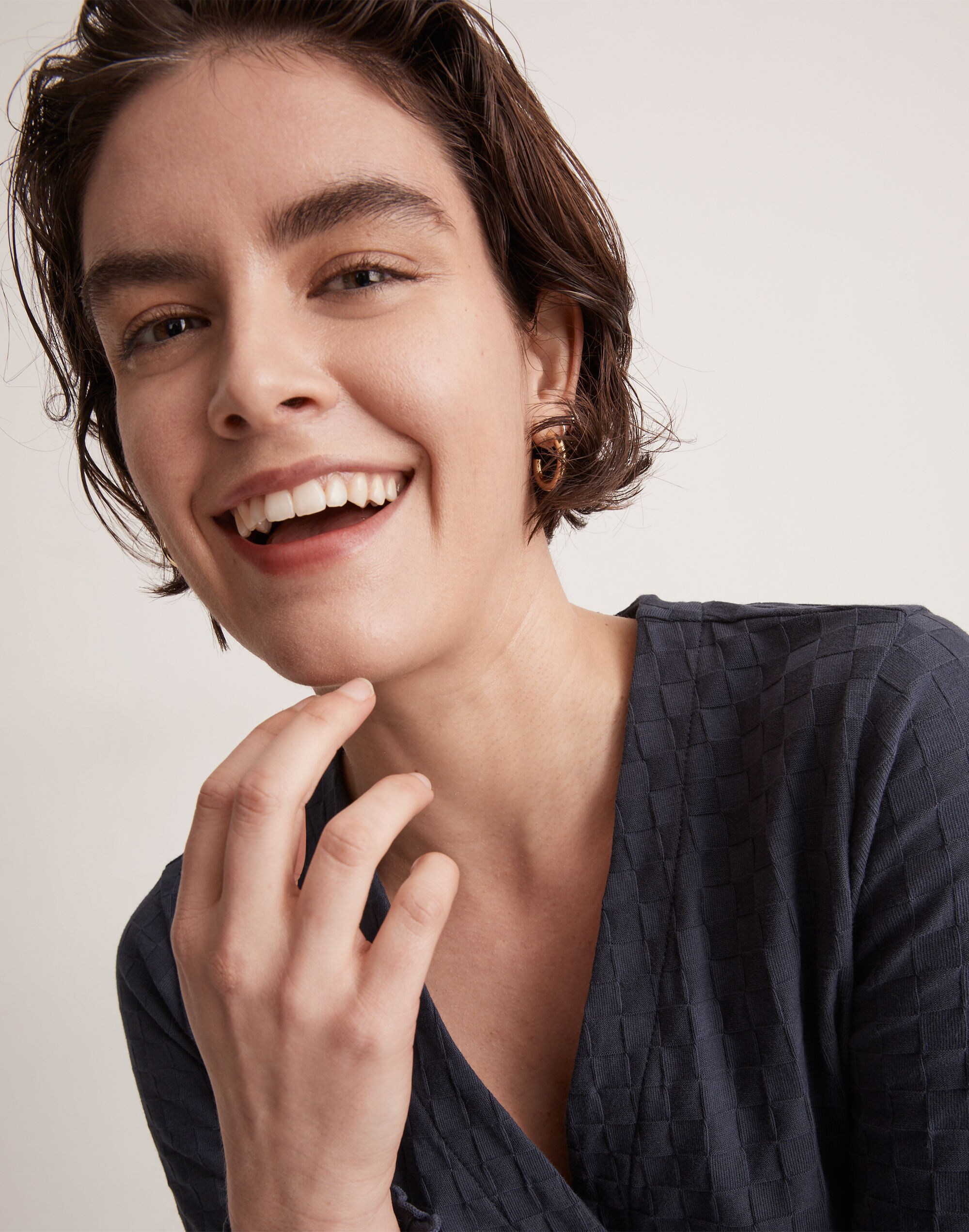 V-Neck Cardigan in Checkerboard Jacquard