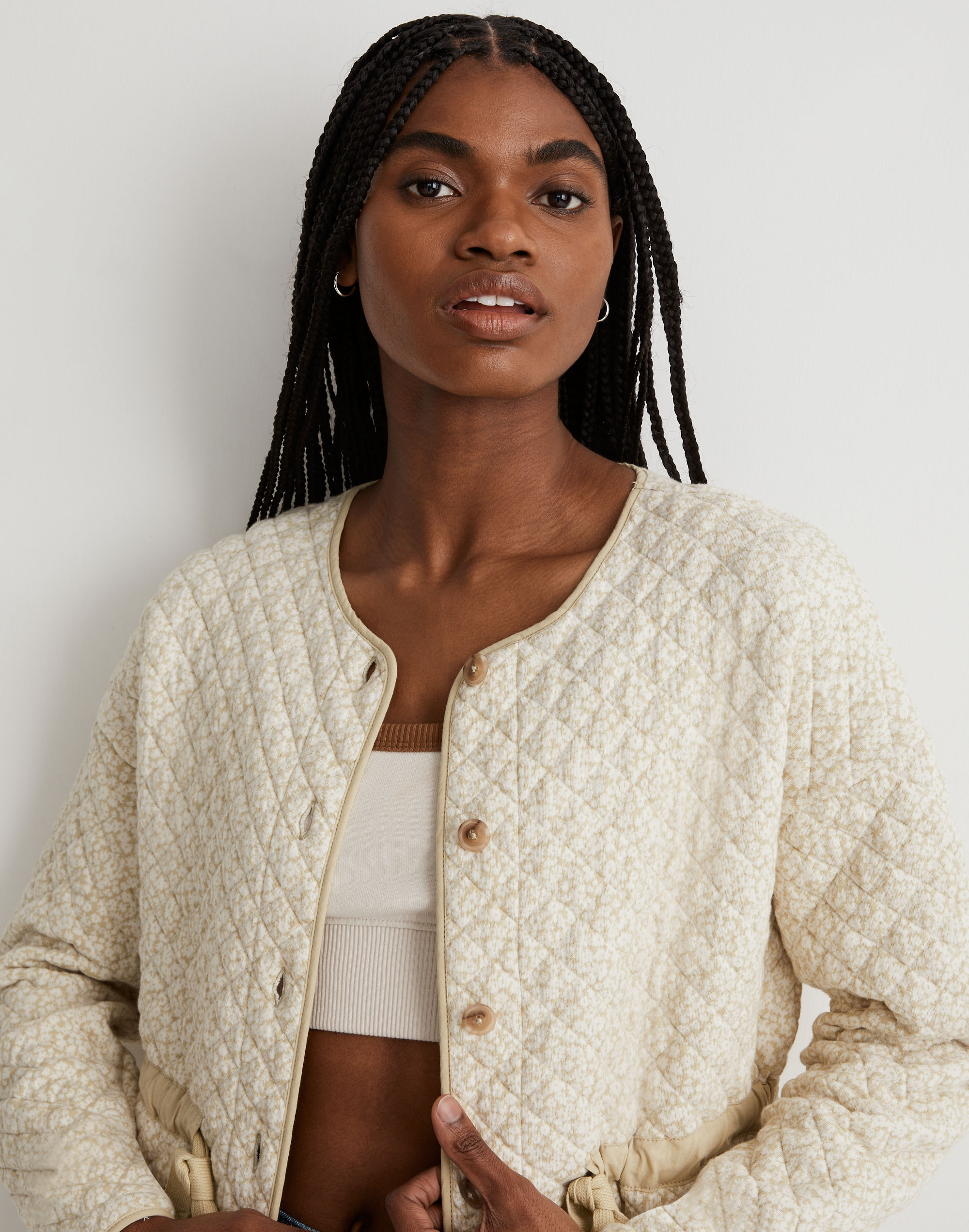 Quilted Jacquard Snap-Front Collarless Jacket in Daisy Blooms