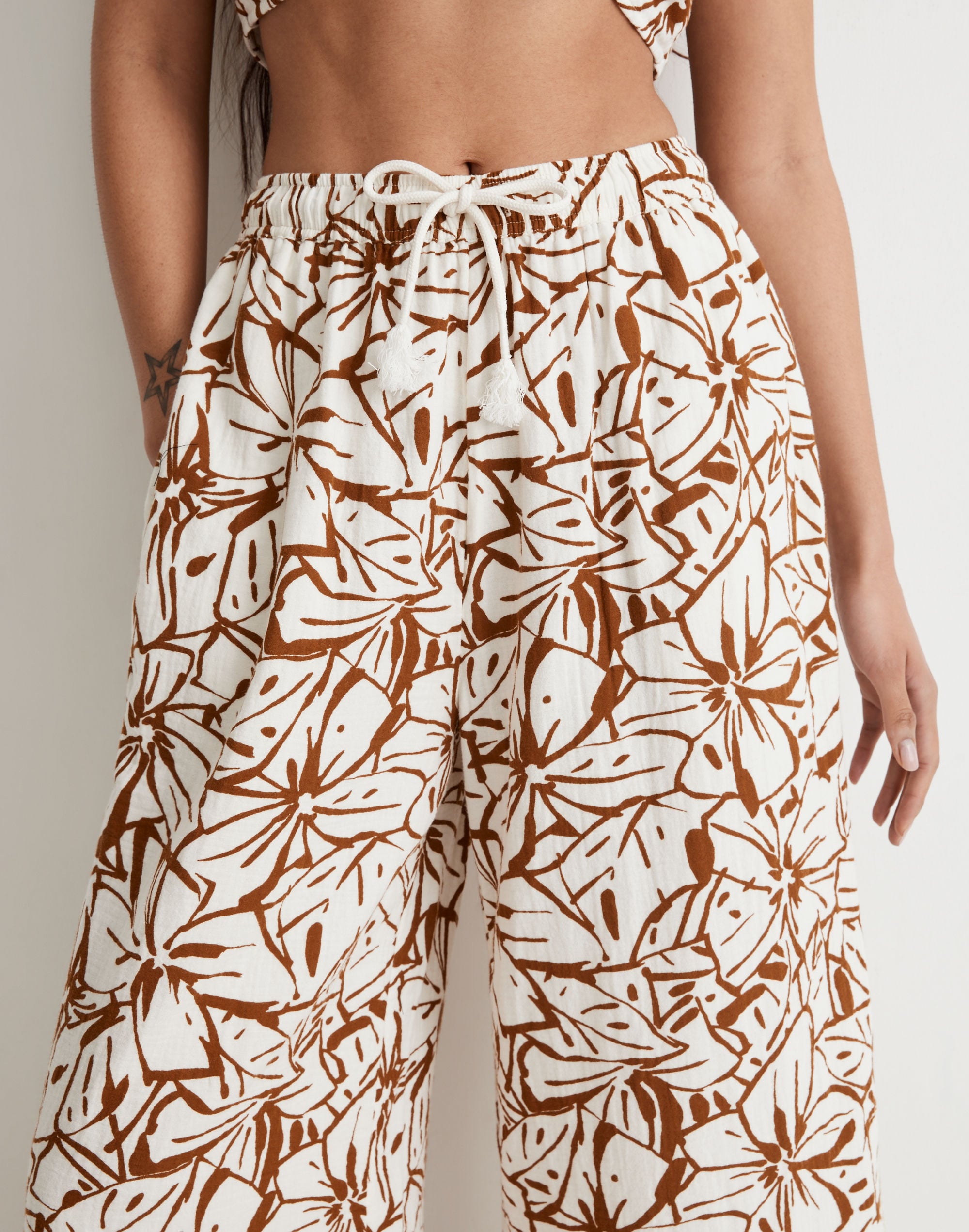 Double-Gauze Drawstring Wide-Leg Pants in Abstract Flora