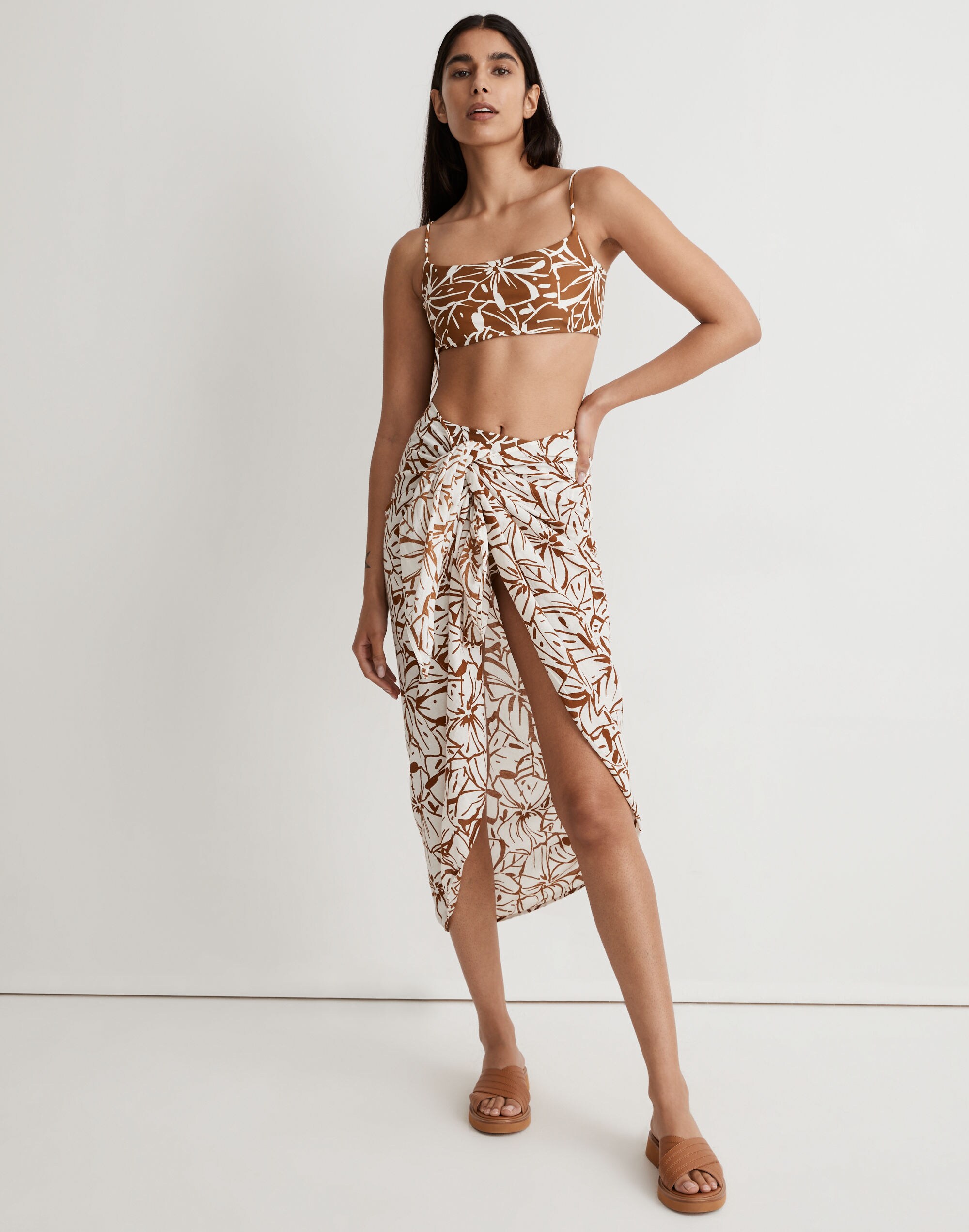 Crinkle Cotton Sarong in Abstract Flora