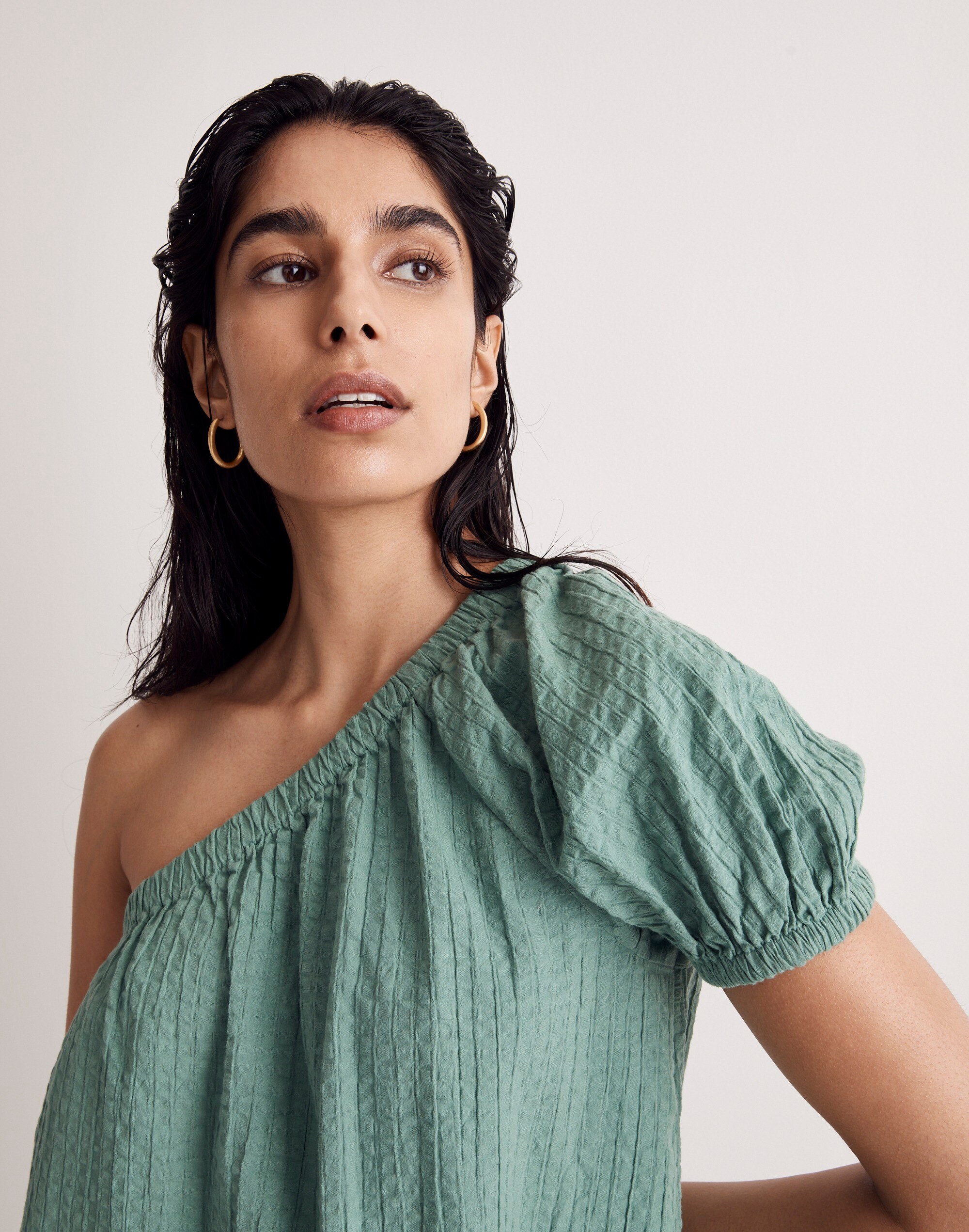 Seersucker One-Shoulder Puff-Sleeve Midi Dress