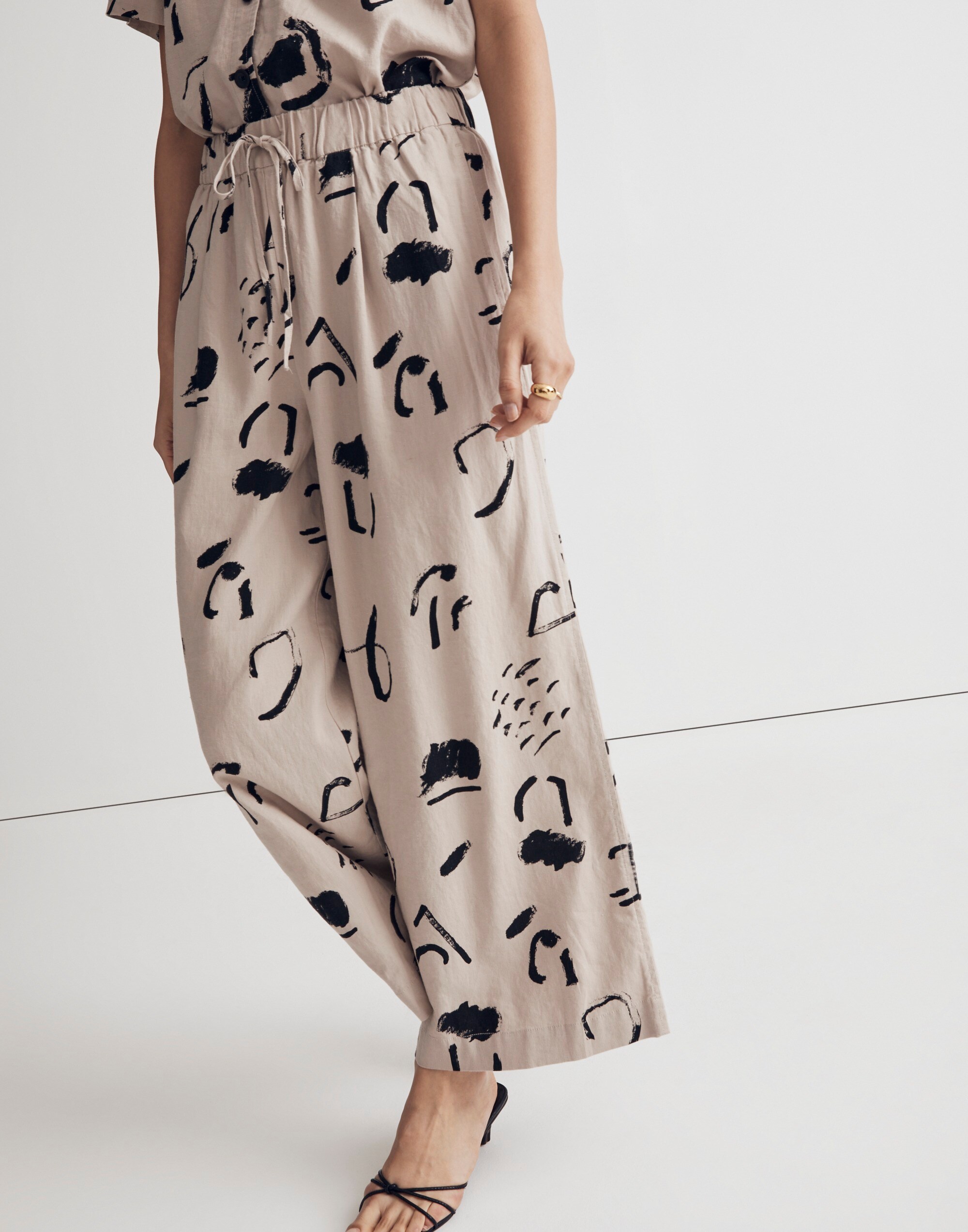 Madewell x Caroline Z Hurley Pull-On Wide-Leg Crop Pants in Abstract Alpha