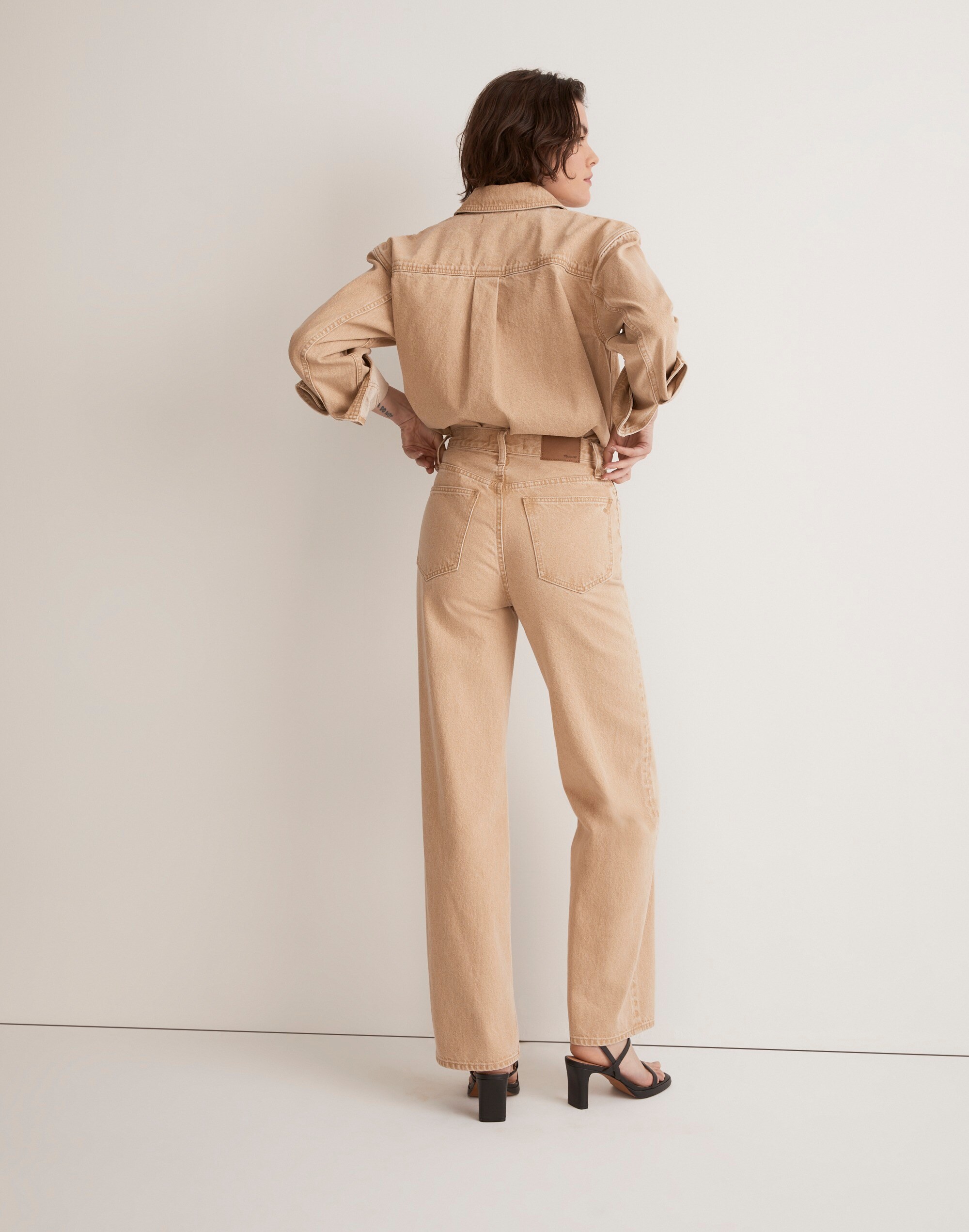 The Perfect Vintage Wide-Leg Jean in Light Chestnut Wash: Botanical-Dye Edition in null image 3