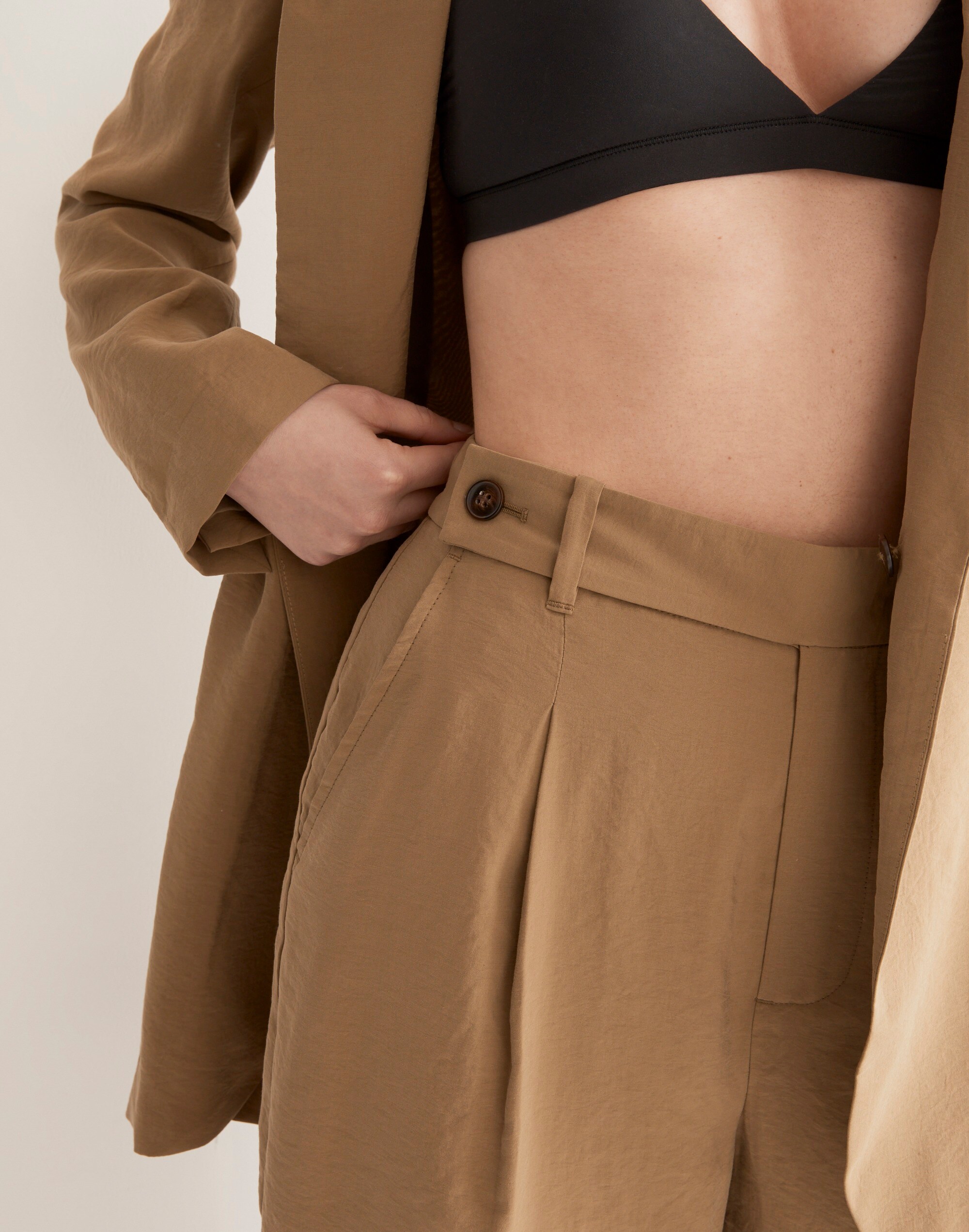The Harlow Wide-Leg Ankle Pant in Softdrape