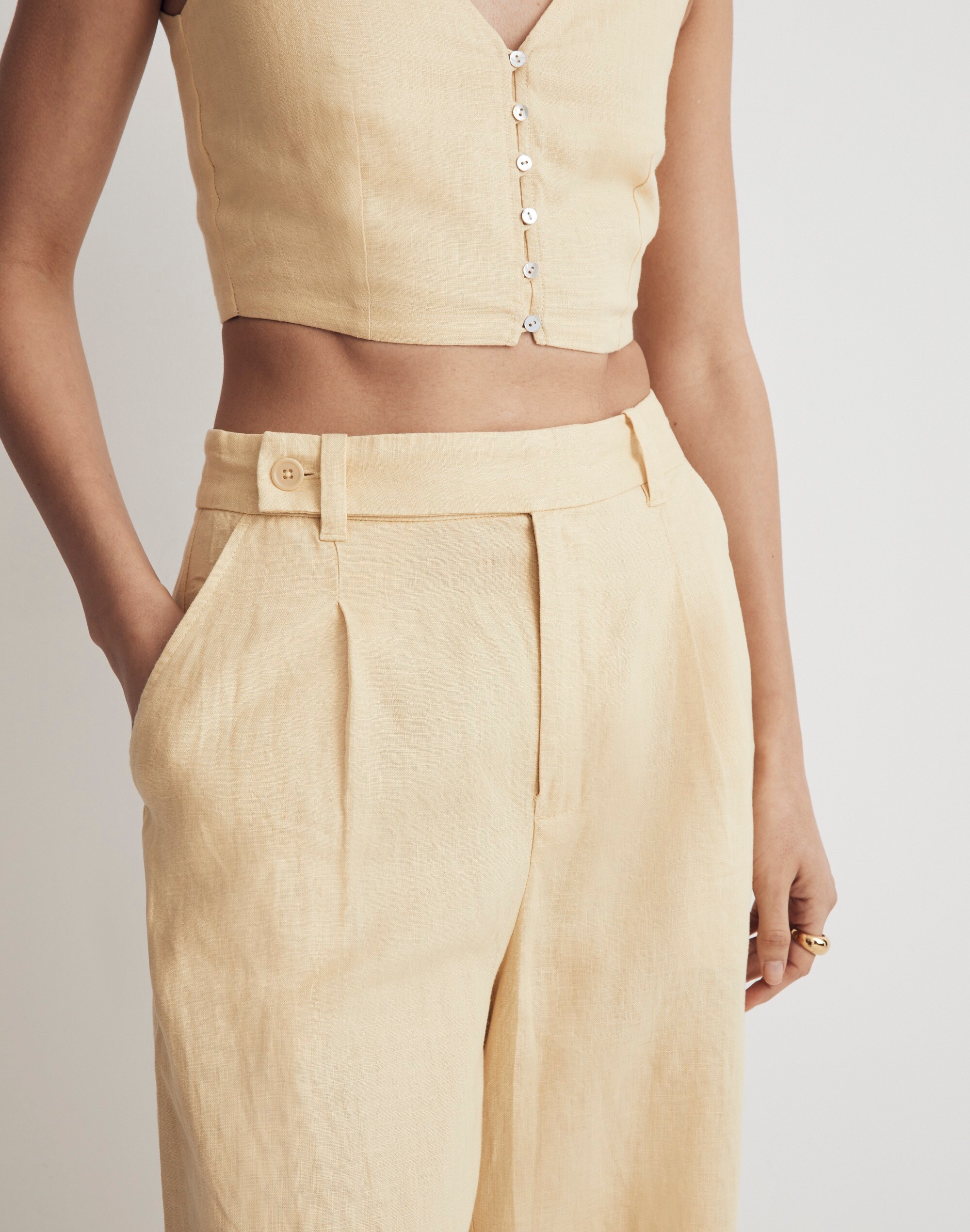 The Harlow Wide-Leg Pant in 100% Linen in light straw image 4