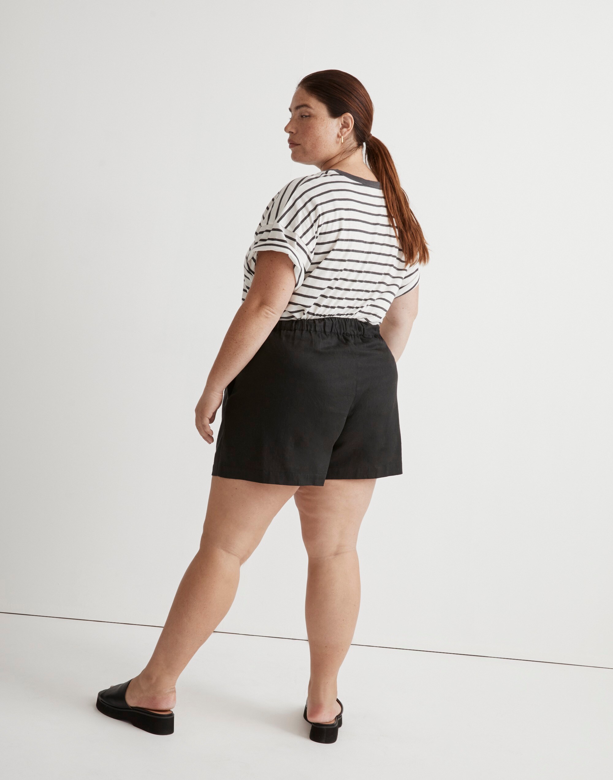 Plus Clean Pull-On Shorts in Linen-Cotton