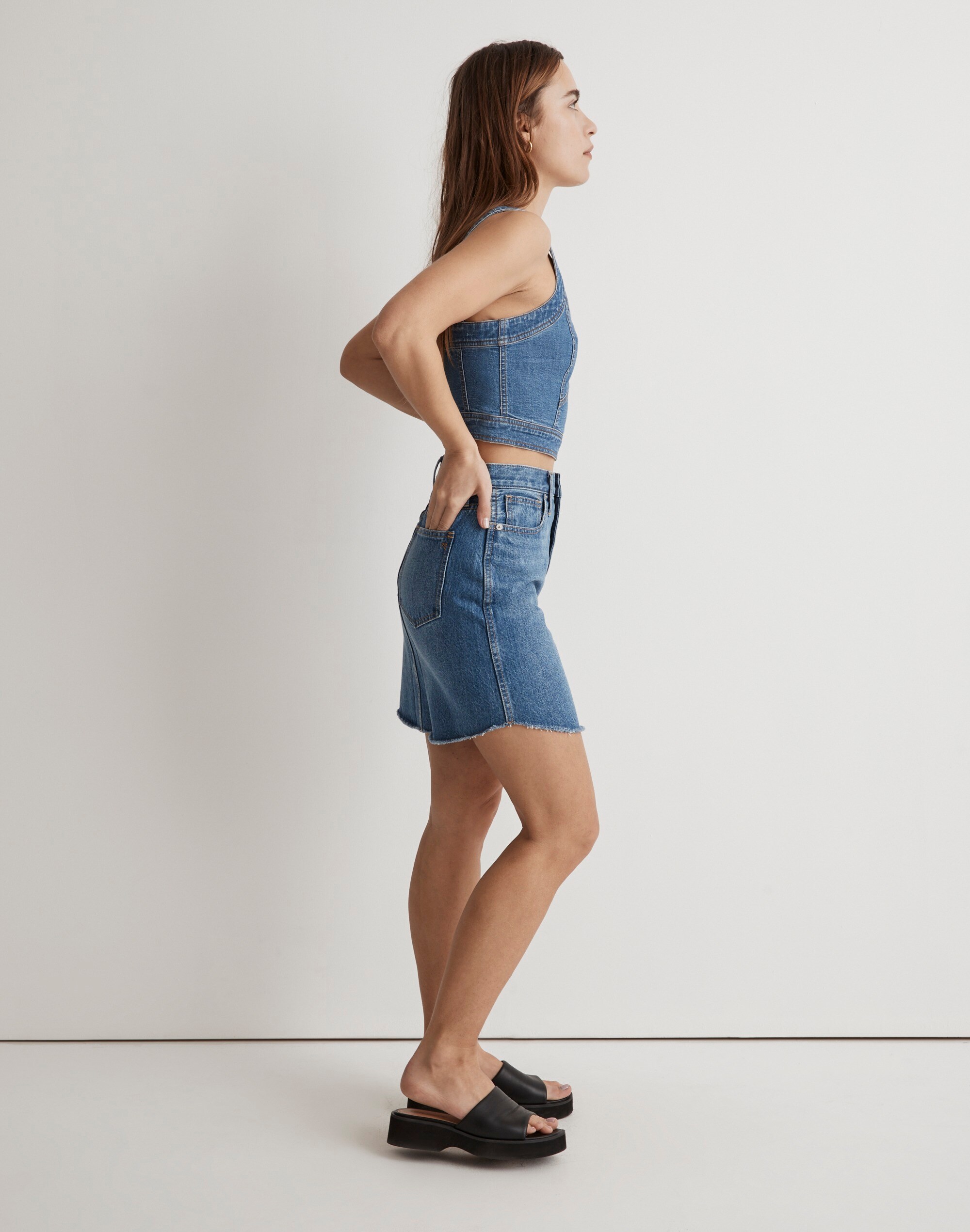 Denim Dolphin-Hem Mini Skirt in Harwell Wash