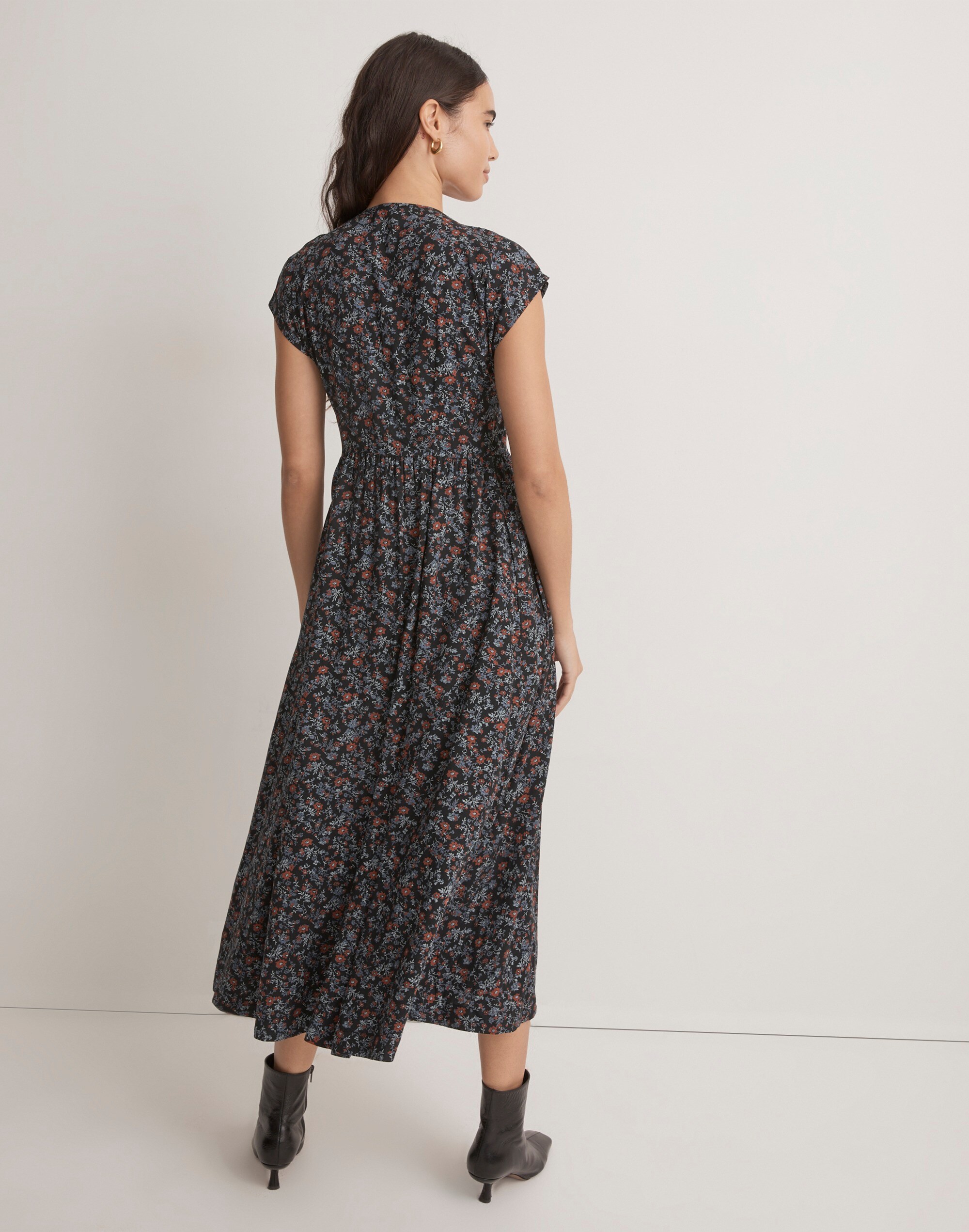 Button-Front Midi Dress in Awakened Blooms