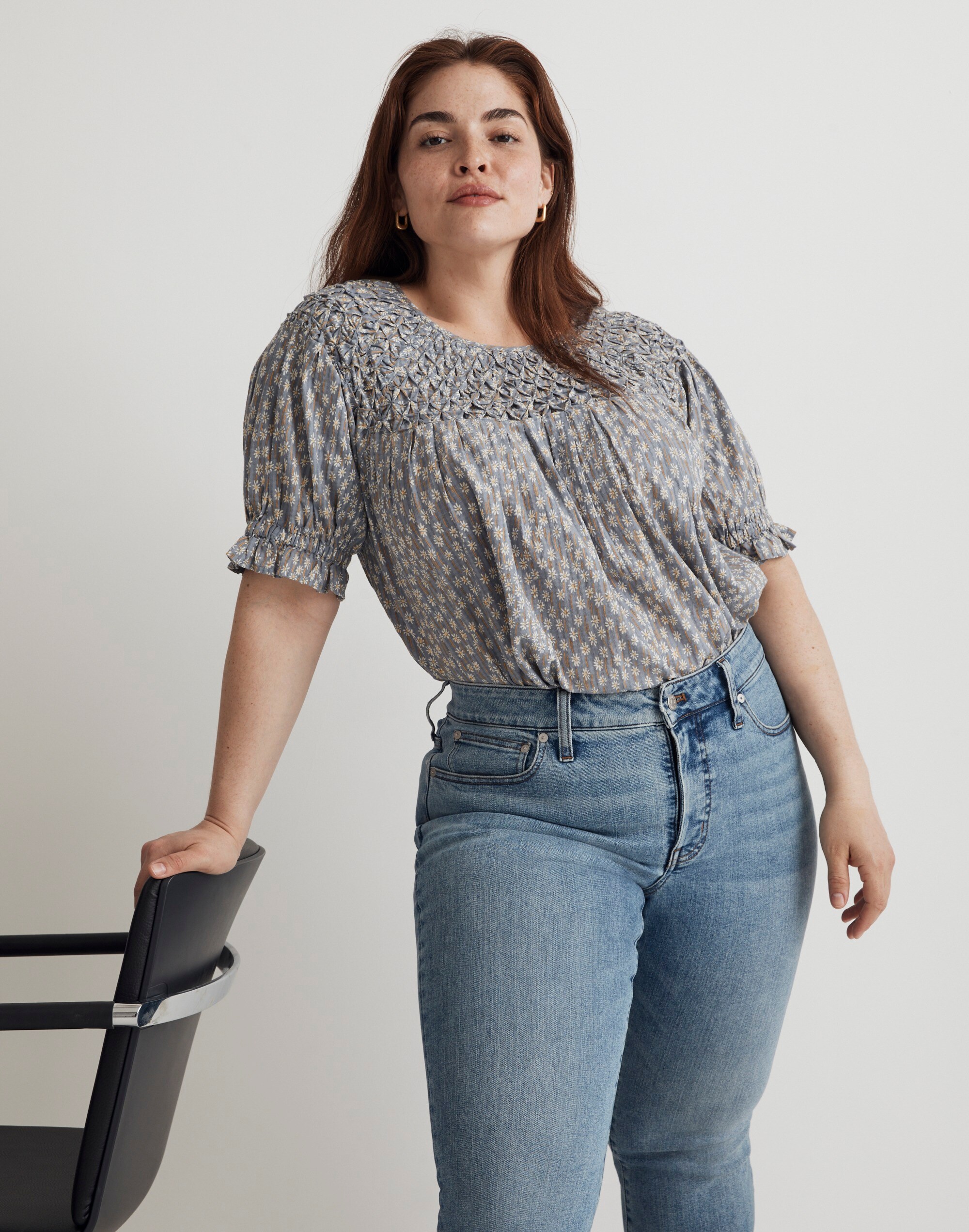 Plus Shirred Puff-Sleeve Top in Daisy Blooms