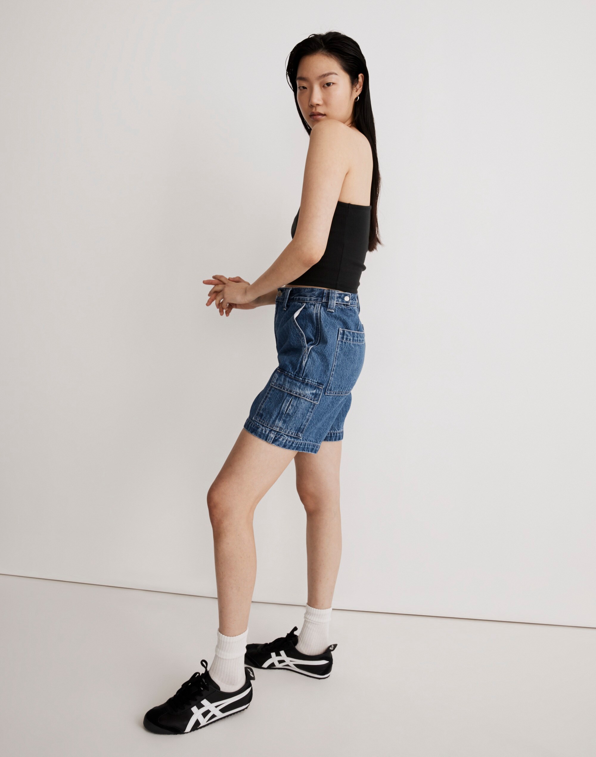 Low-Slung Straight Cargo Jean Shorts in Melgrave Wash