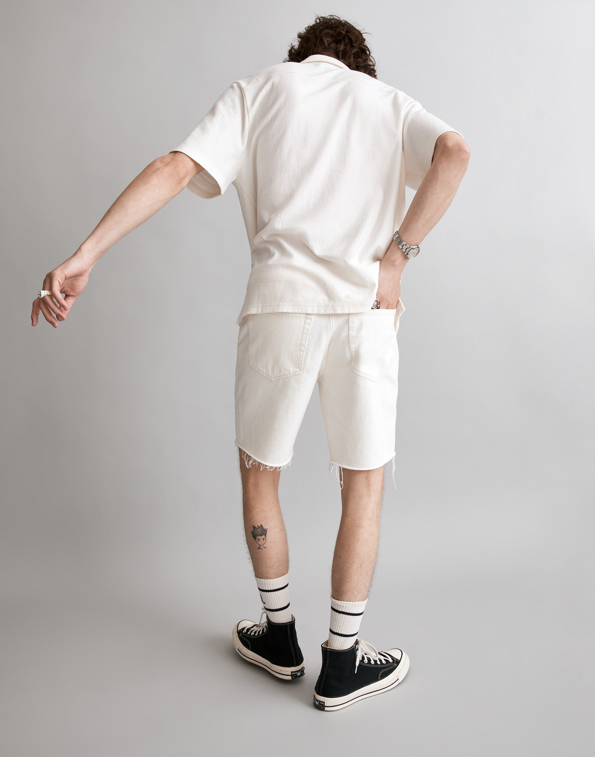 8" Denim Shorts in Ecru Wash