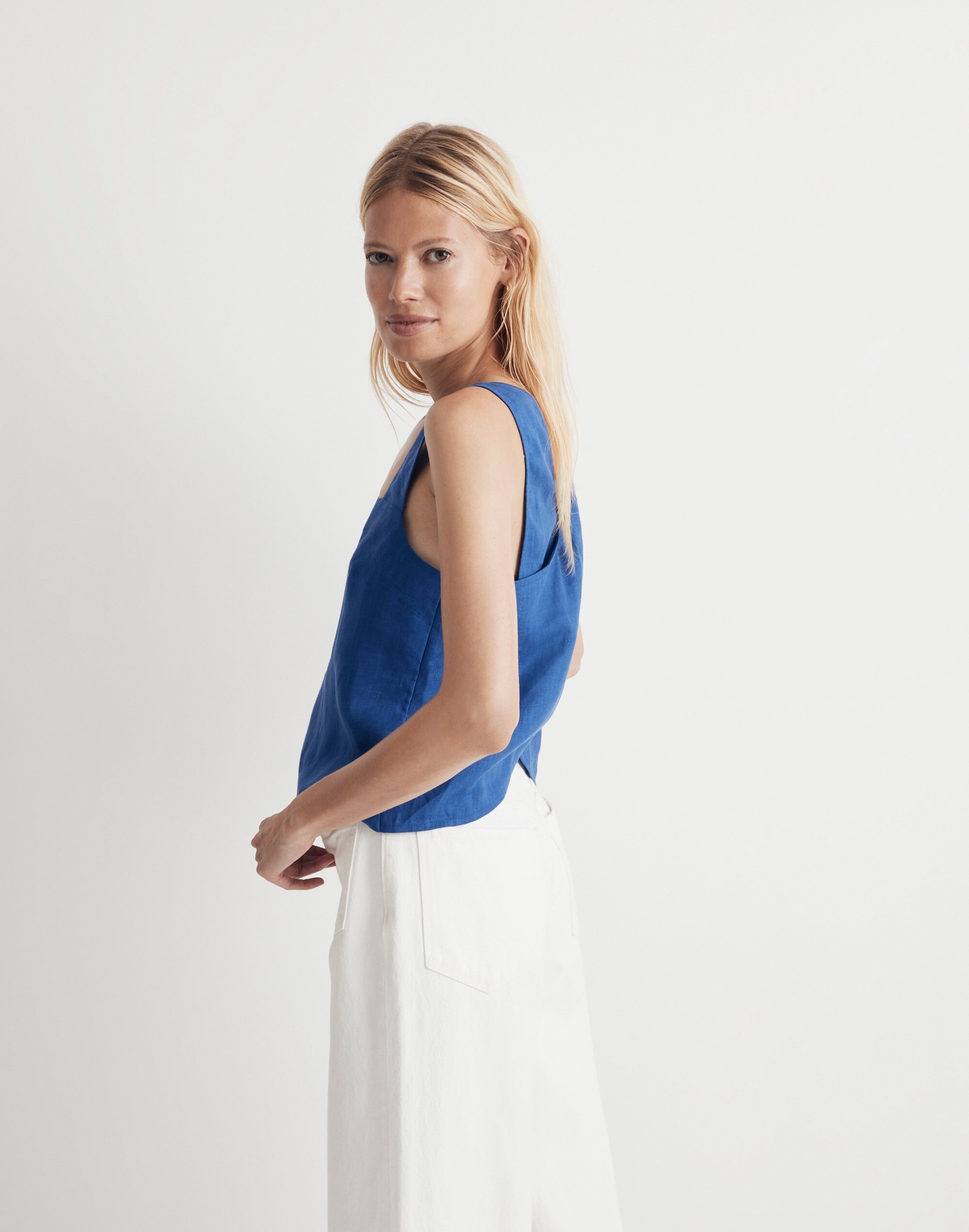 100% Linen Cross-Back Sleeveless Top in null image 2