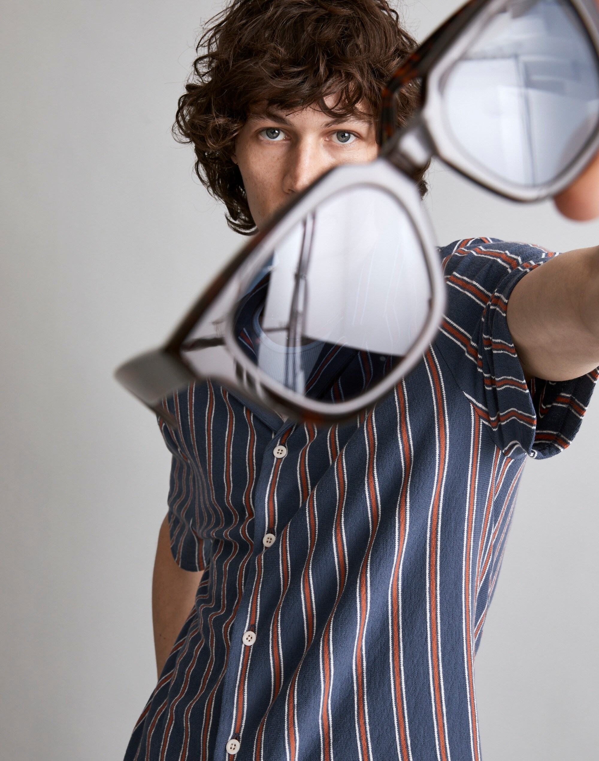 Easy Short-Sleeve Shirt in Textured Stripe Alternate Image 4