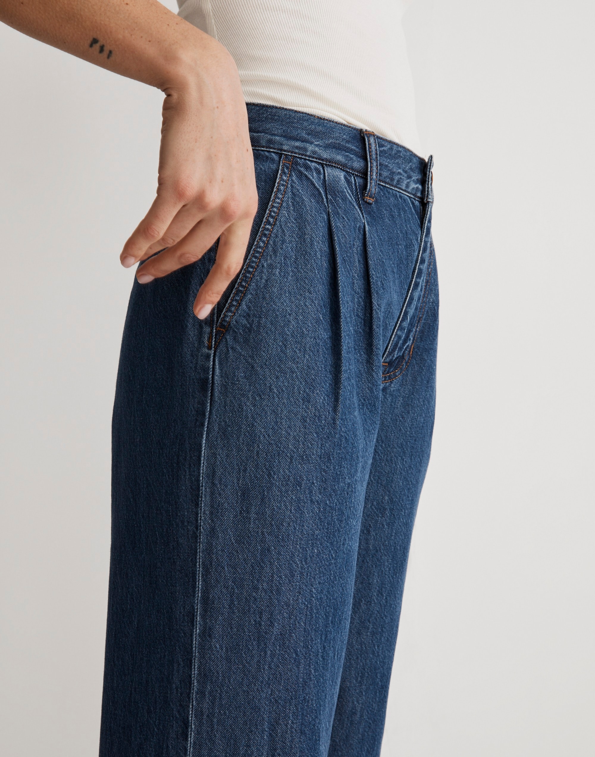 The Harlow Wide-Leg Jean in Fairson Wash Alternate Image 5