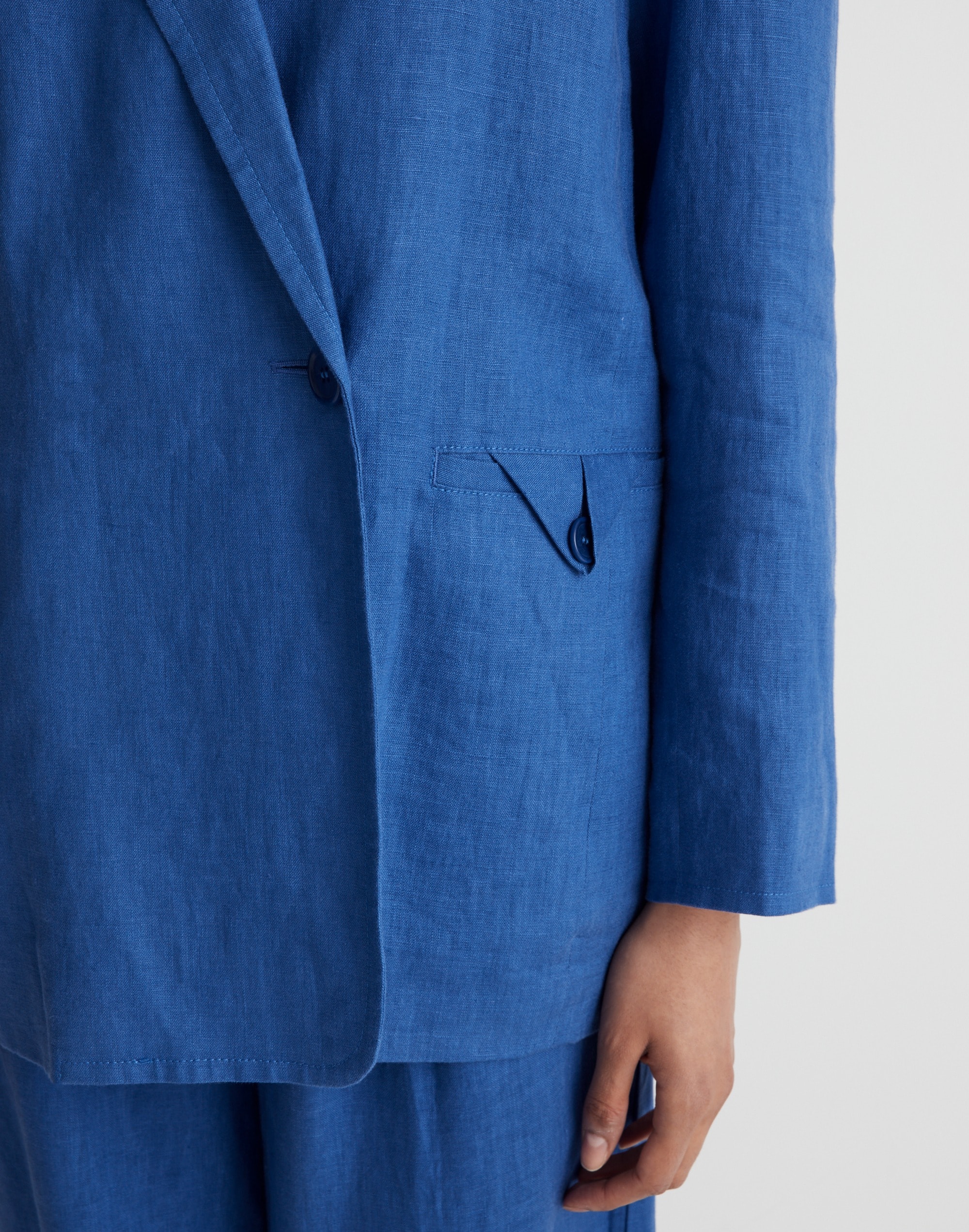 Double-Breasted Crossover Blazer in 100% Linen in null image 4