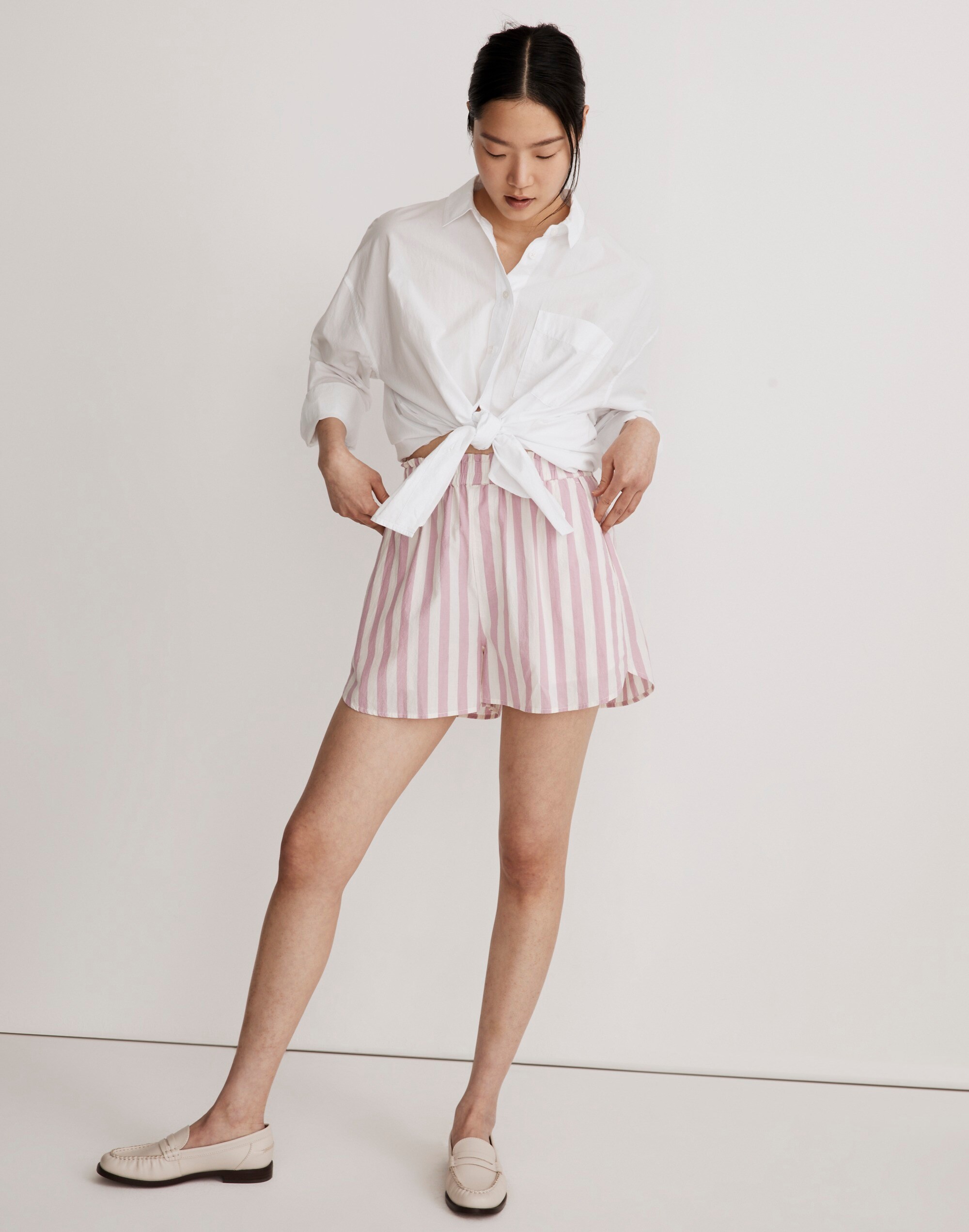 Pull-On Shorts in Striped Signature Poplin in null image 4