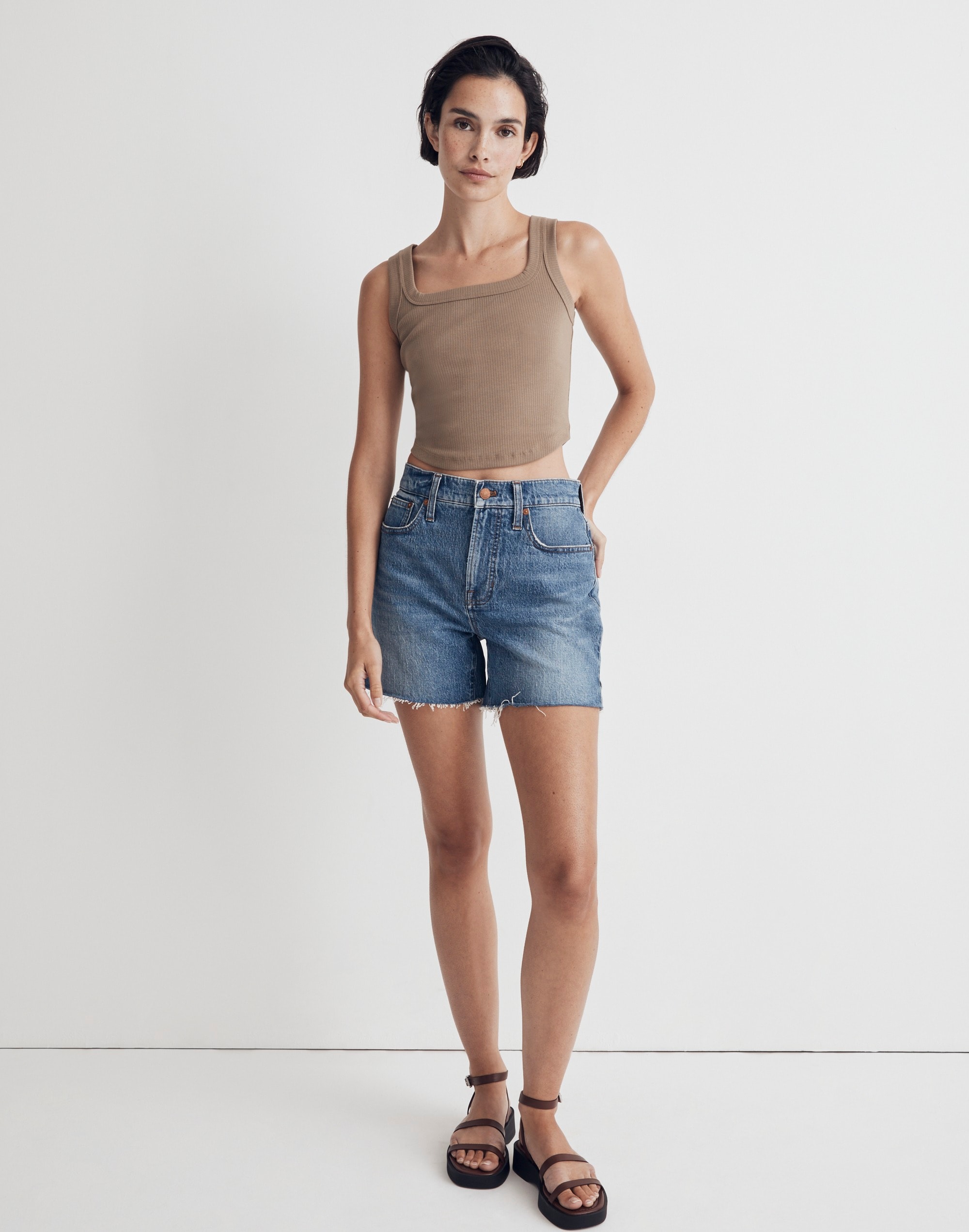Mw The Tailored Crop Tank In Light Umber
