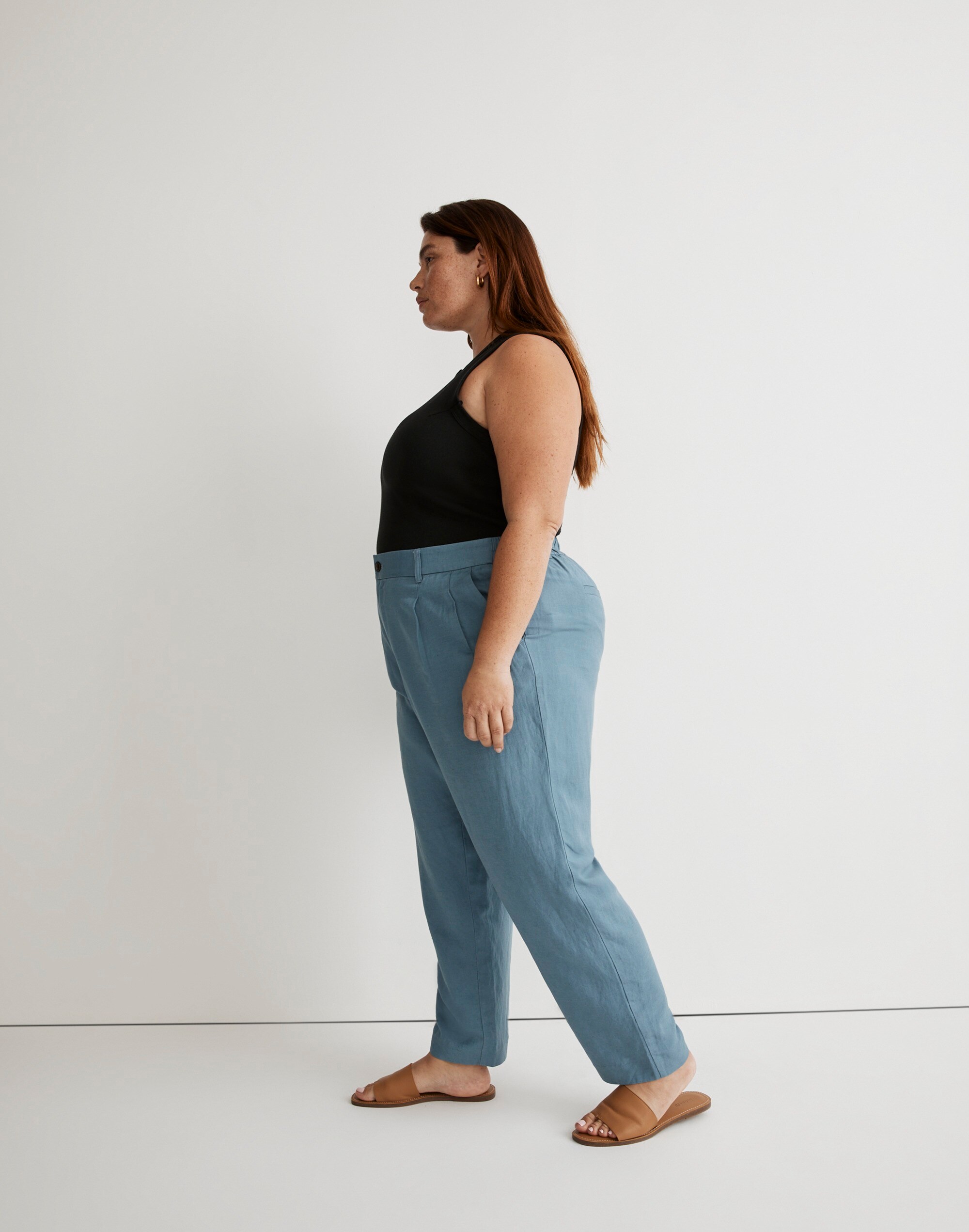 The Plus Tailored Tapered Pant in Linen-Blend