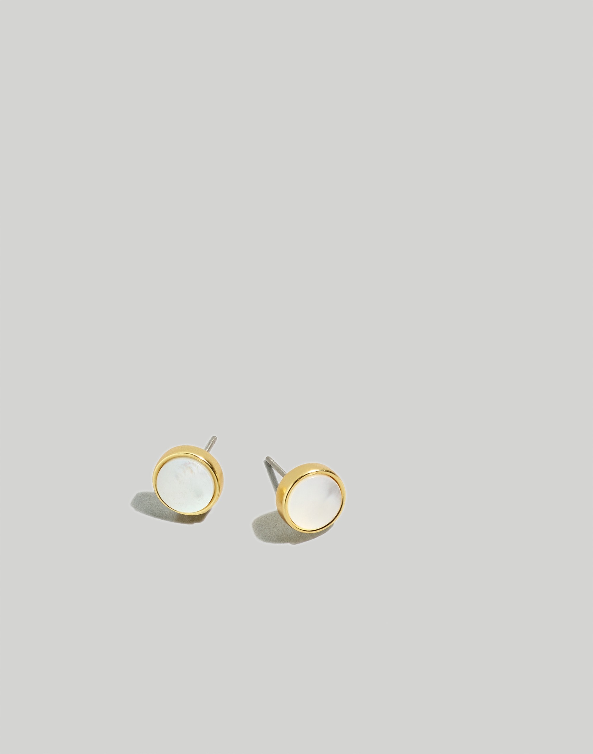 Mw Pearl Oyster Stud Earrings In Gold