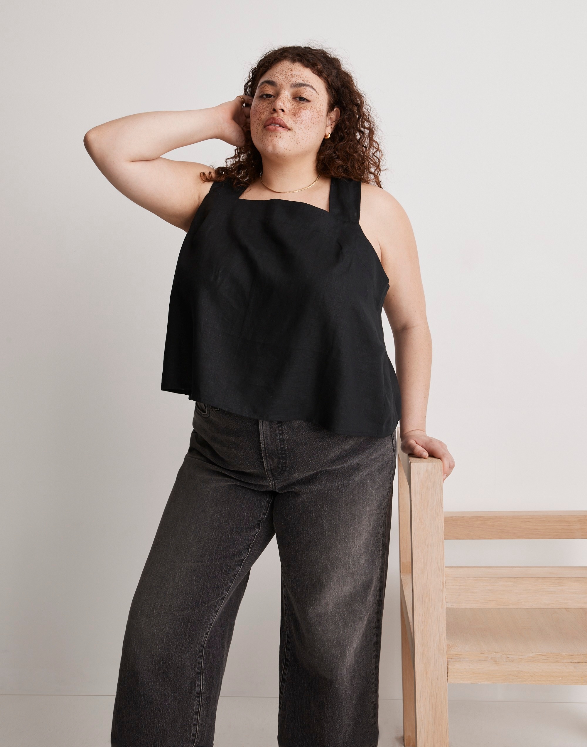 Plus 100% Linen Cross-Back Sleeveless Top