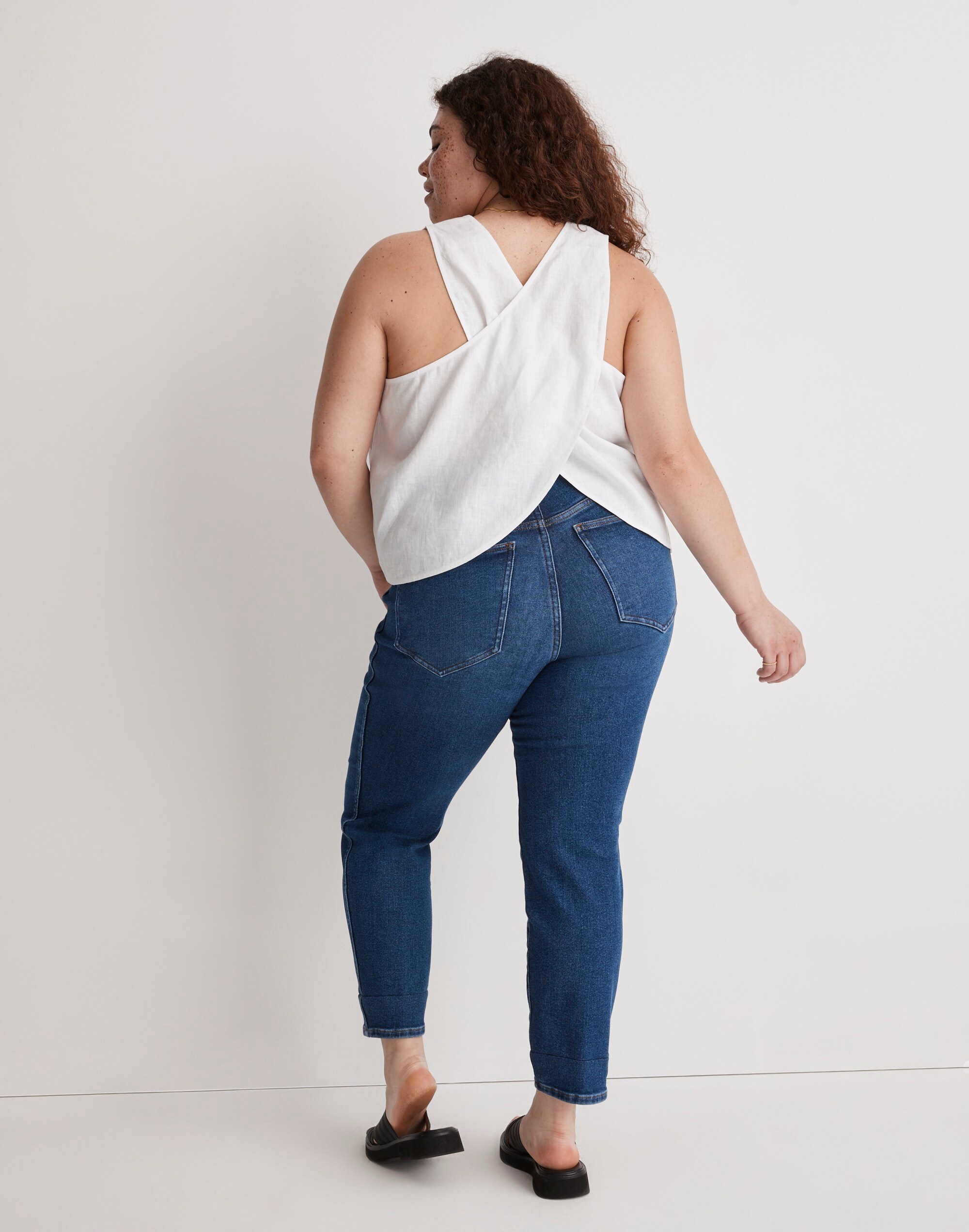 Plus 100% Linen Cross-Back Sleeveless Top