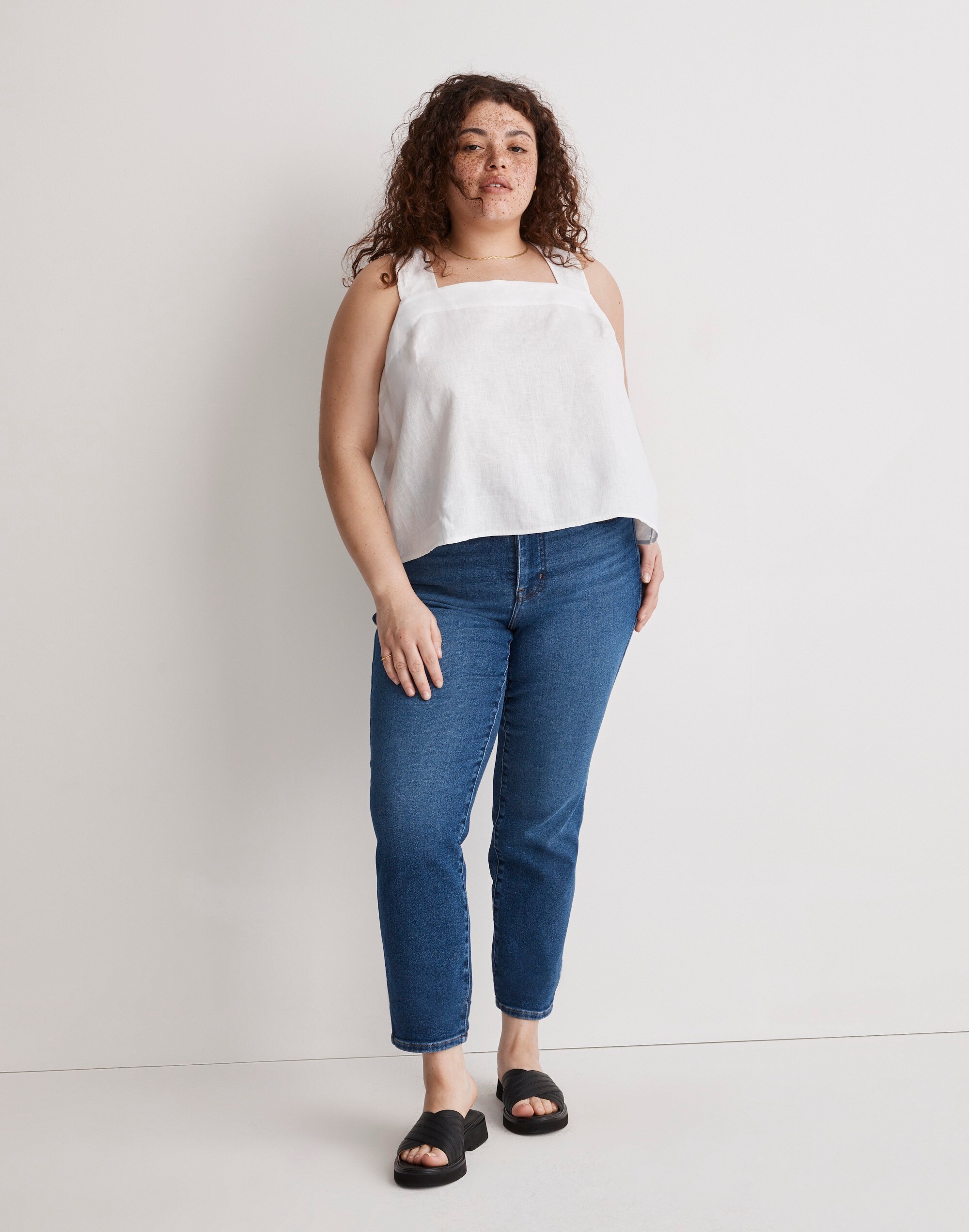 Plus 100% Linen Cross-Back Sleeveless Top