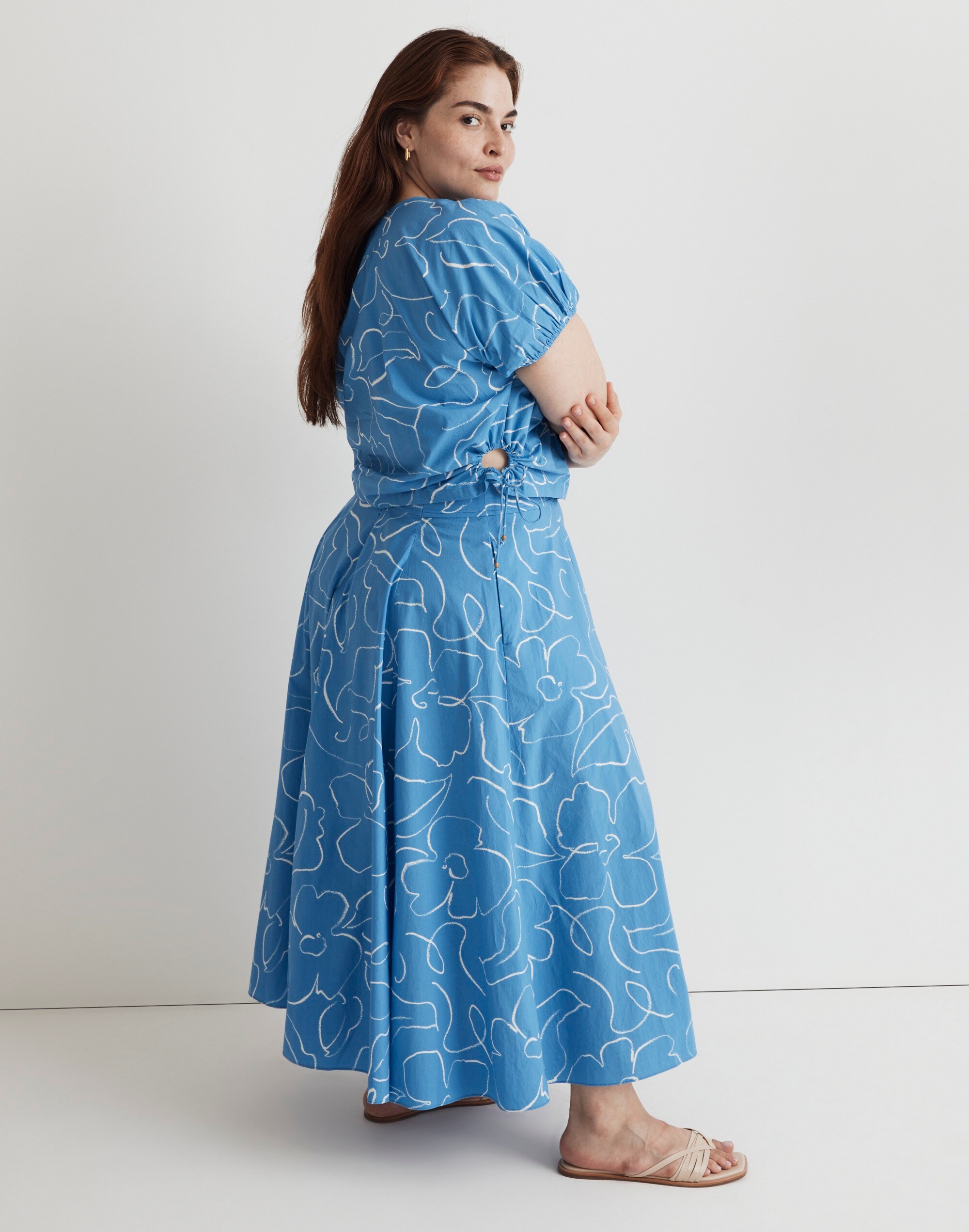 Plus Poplin Puff-Sleeve Cutout Crop Top in Linear Bloom