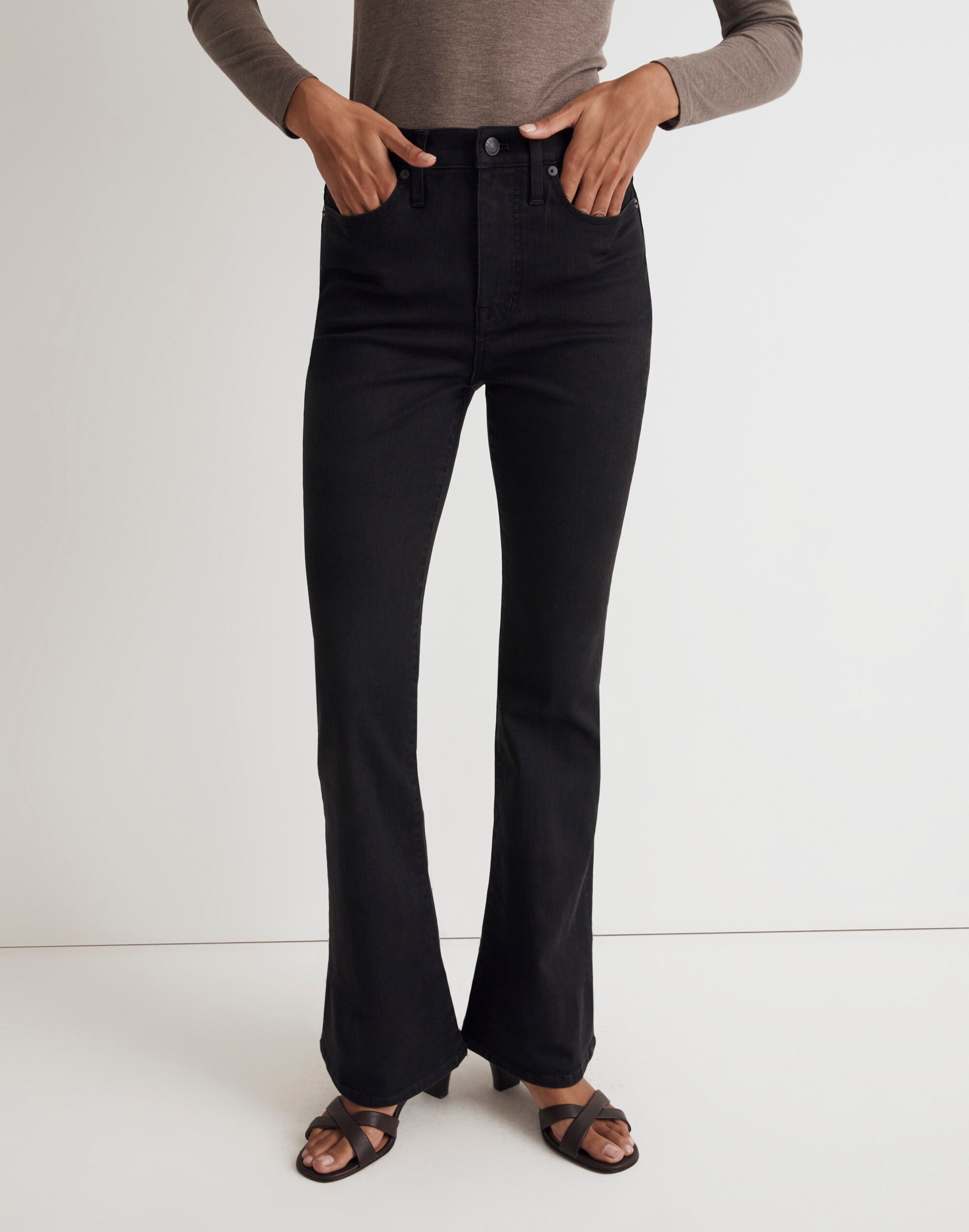 Skinny Flare Jeans in Black Frost Wash