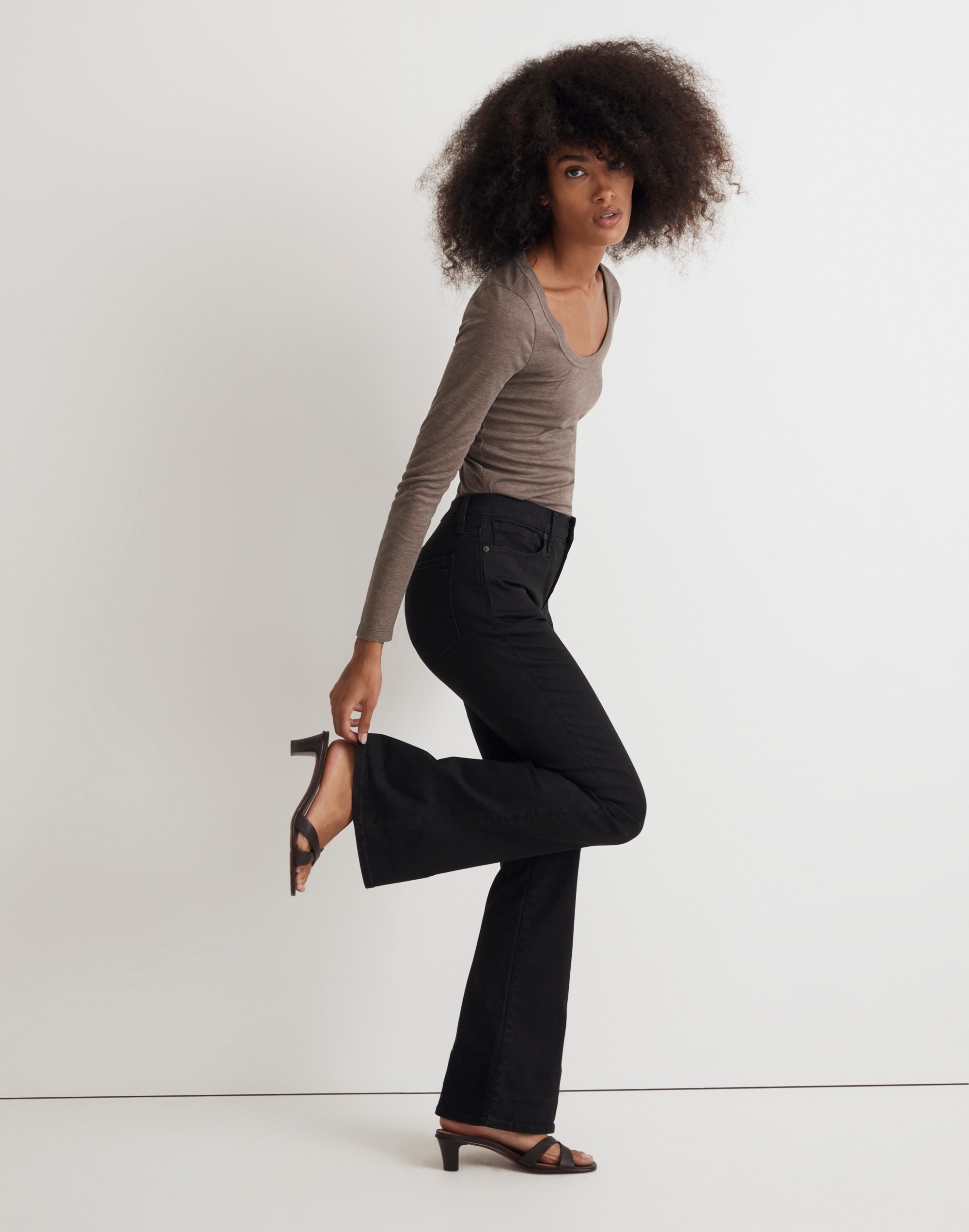 Skinny Flare Jeans in Black Frost Wash