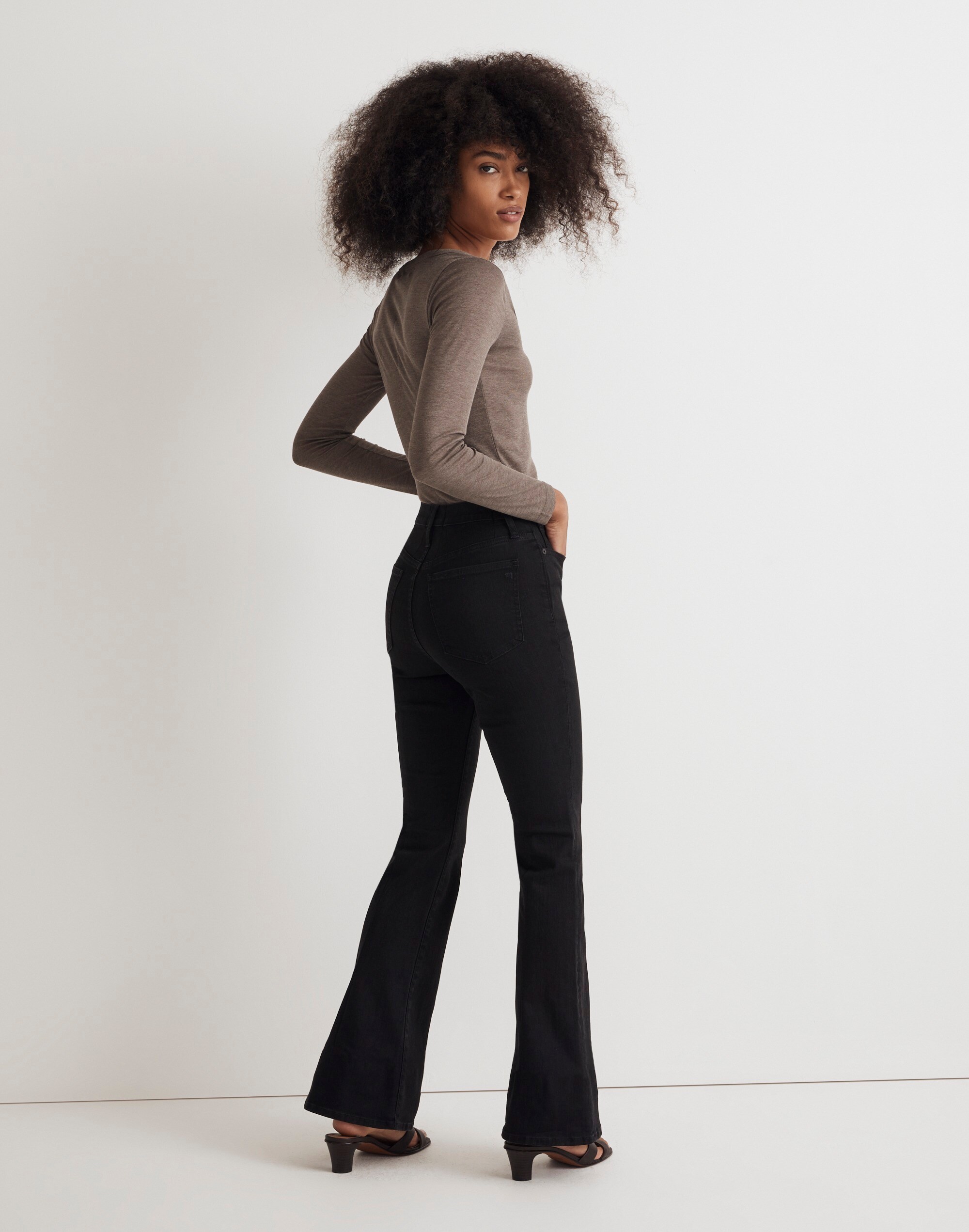 Skinny Flare Jeans in Black Frost Wash