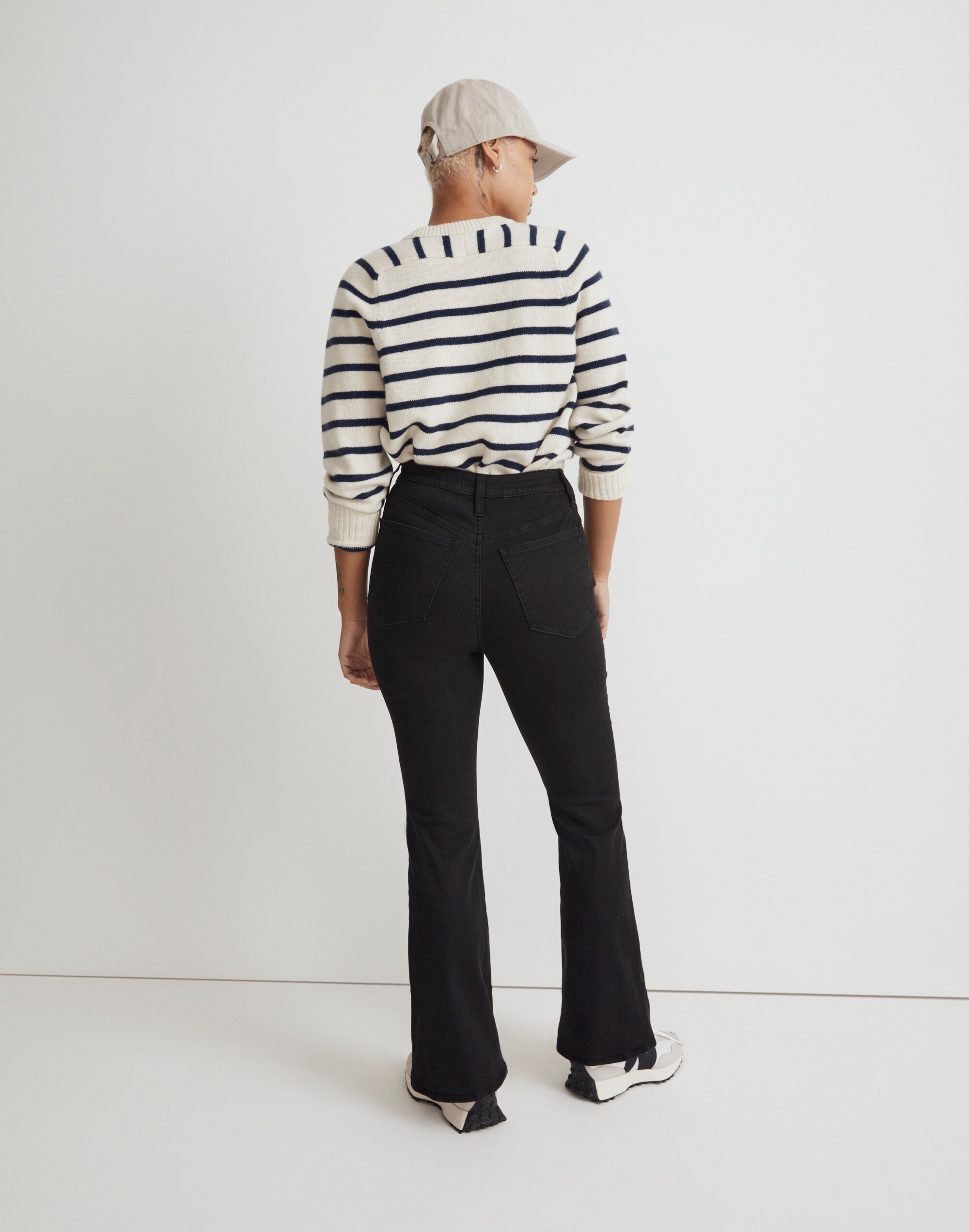 Curvy Skinny Flare Jeans in Black Frost Wash