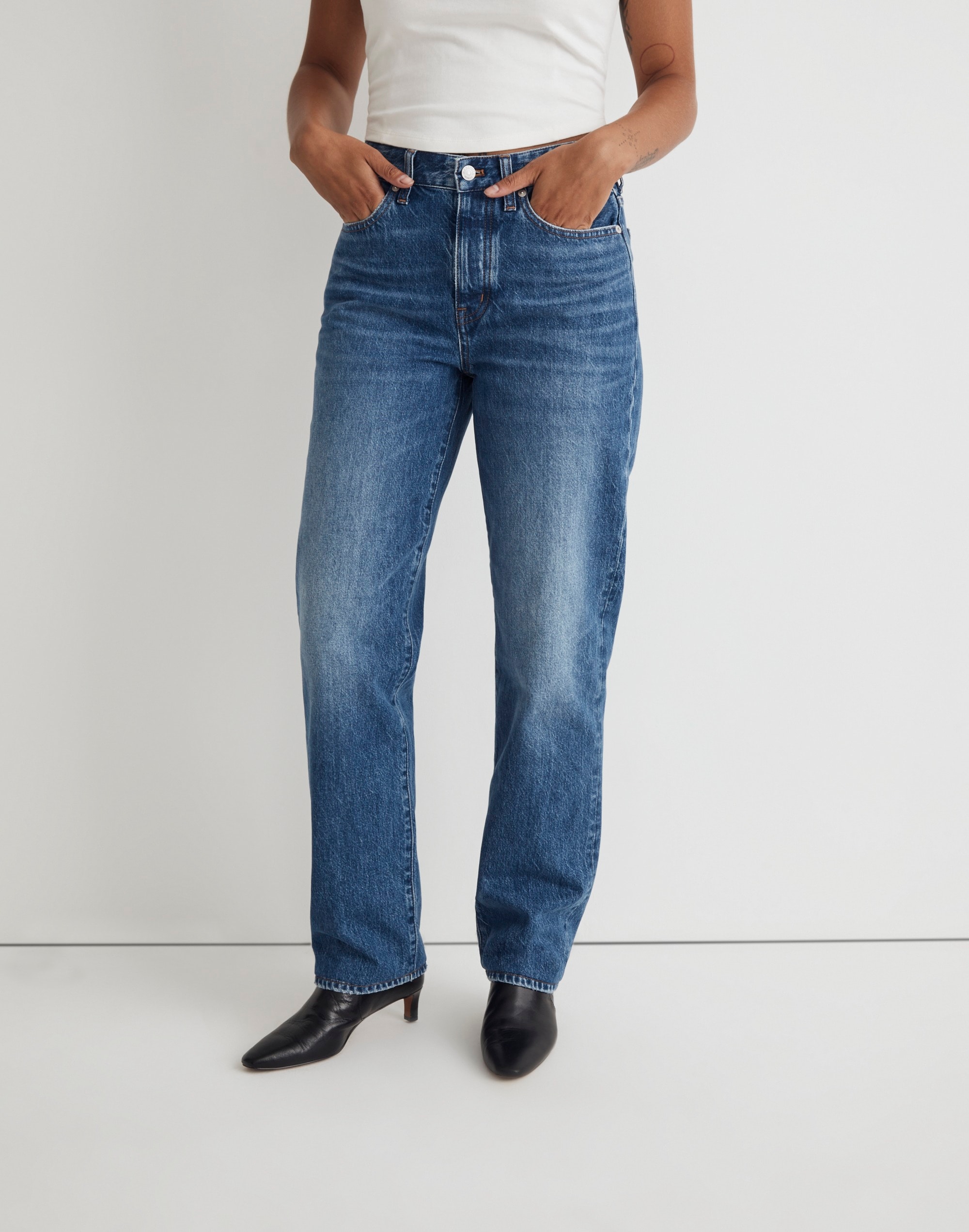 Curvy Low-Slung Straight Jeans in Palmina Wash