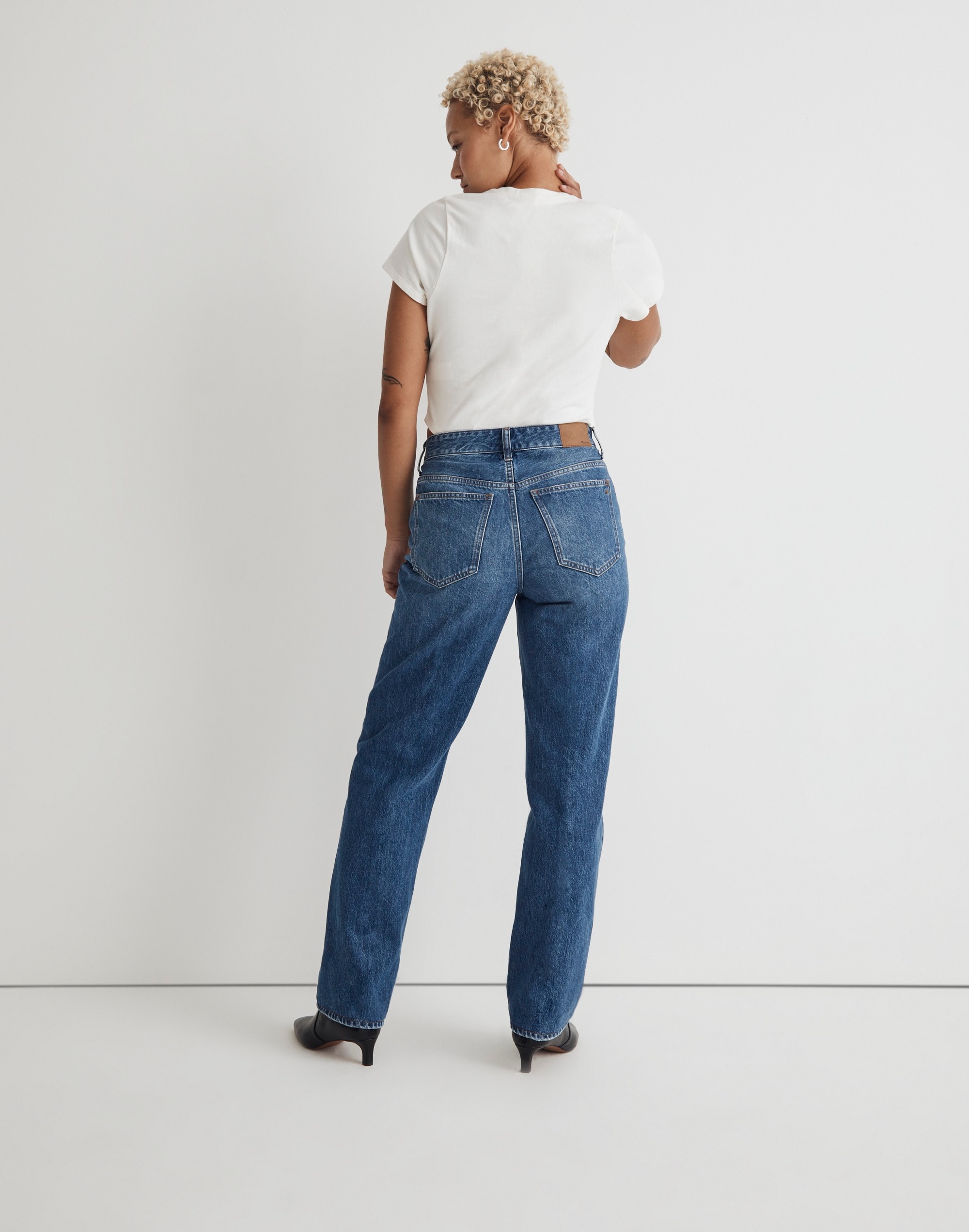 Curvy Low-Slung Straight Jeans in Palmina Wash