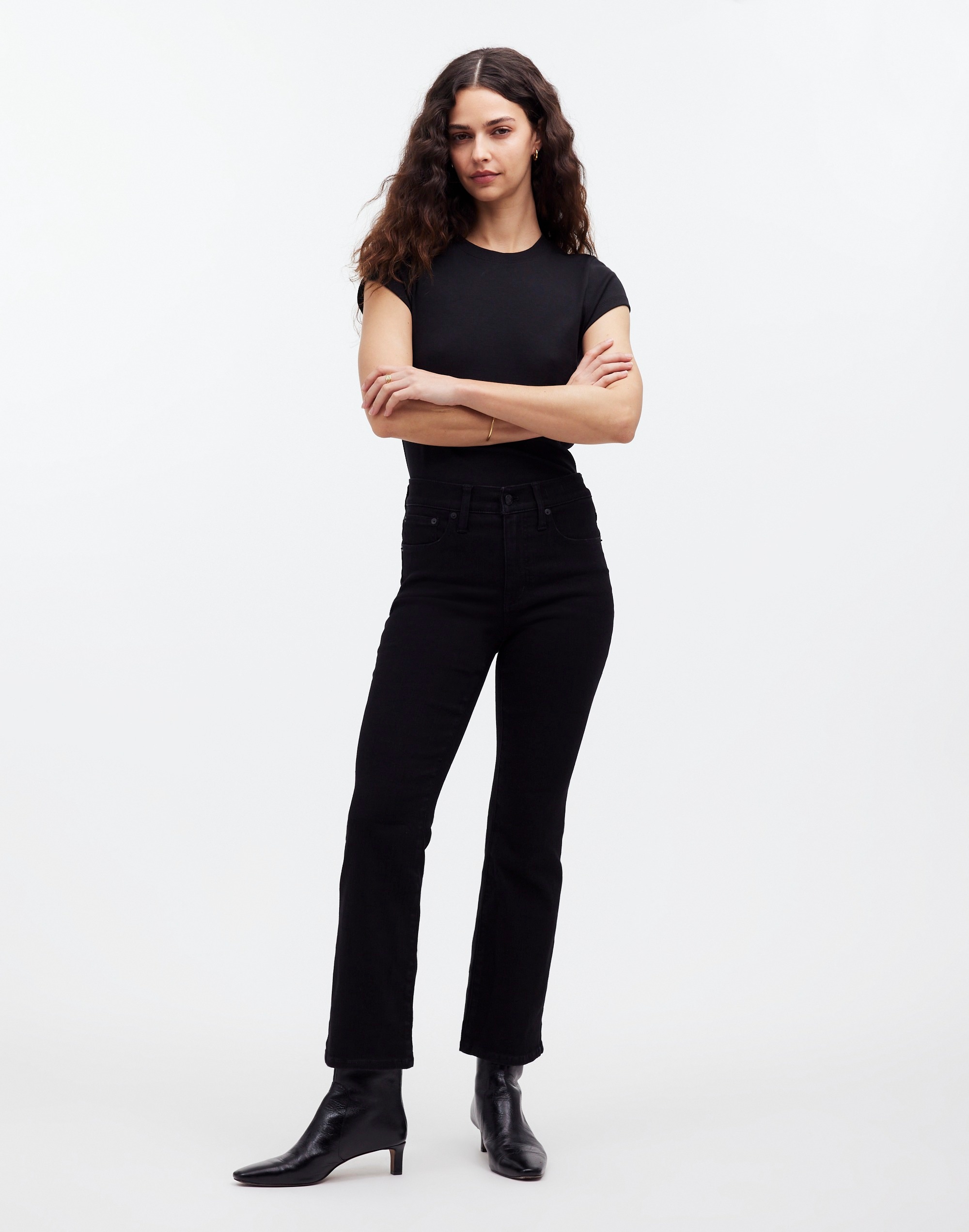 kick out crop jeans in black rinse wash