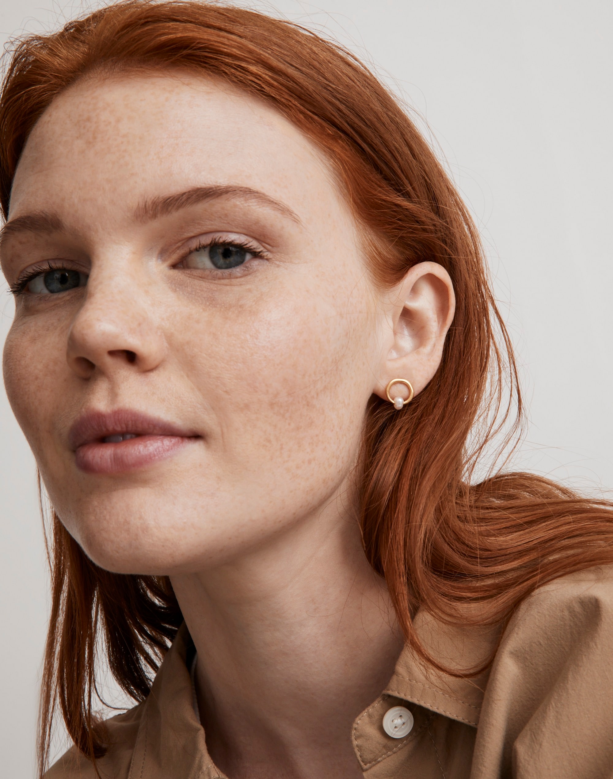 Front-Facing Freshwater Pearl Circle Hoop Earrings