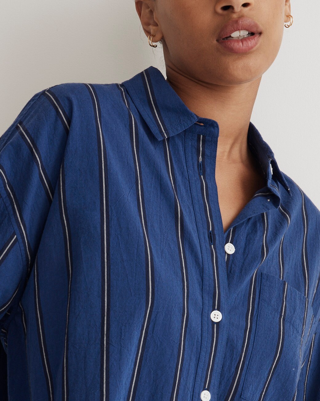 The Signature Poplin Oversized Shirt in Stripe Alternate Image 4