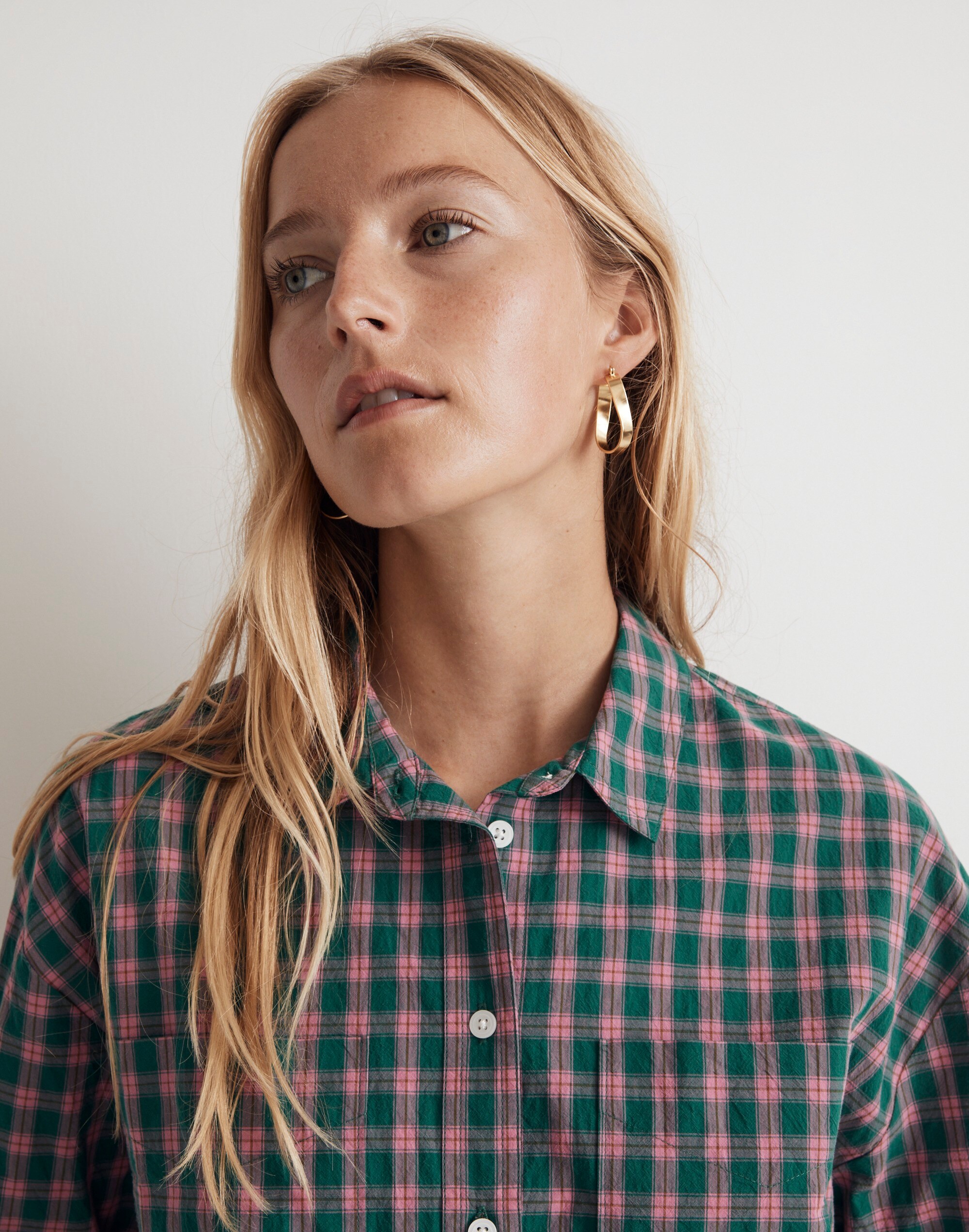 The Signature Poplin Crop Shirt in Plaid