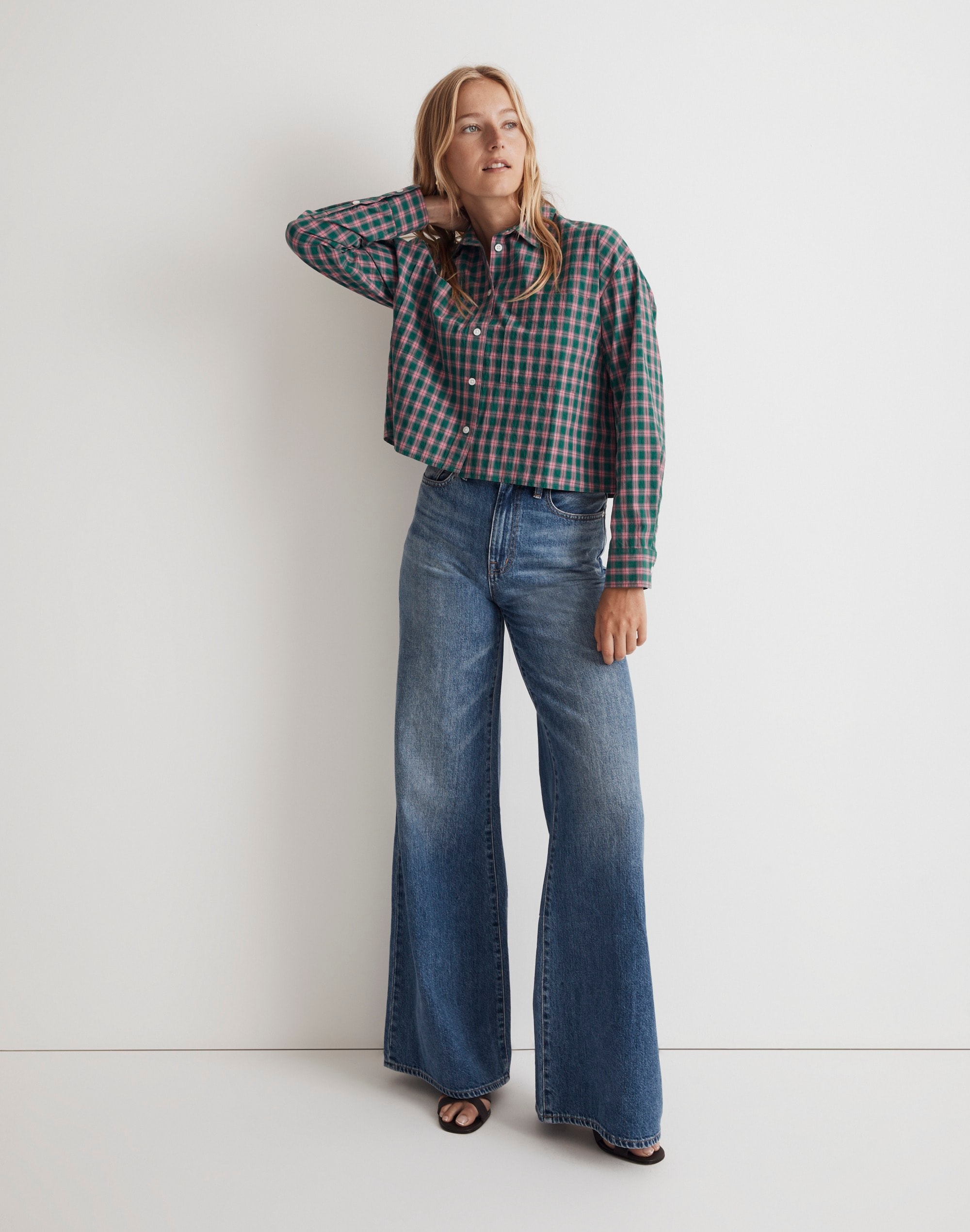 The Signature Poplin Crop Shirt in Plaid