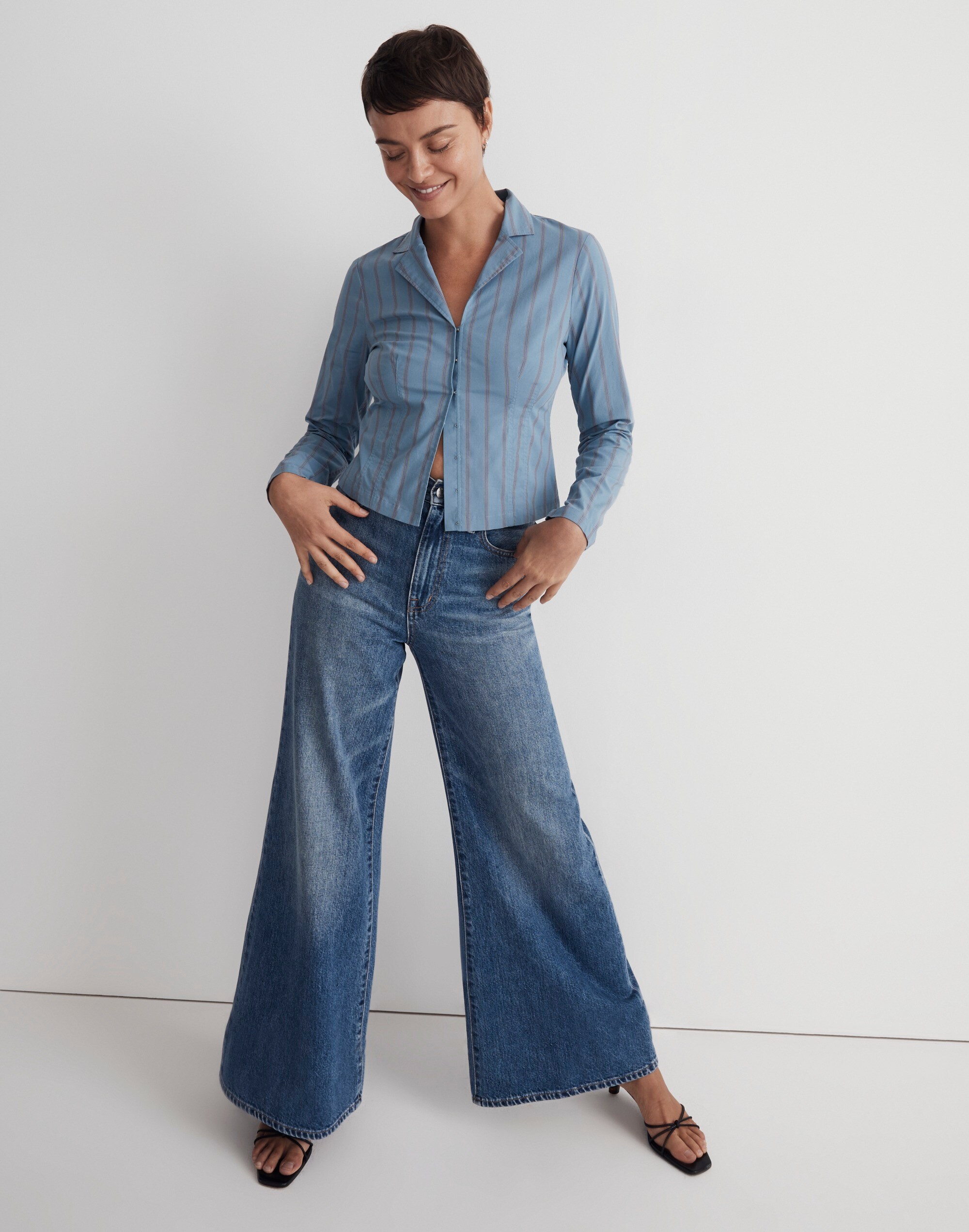 Poplin Hook-Front Shrunken Shirt