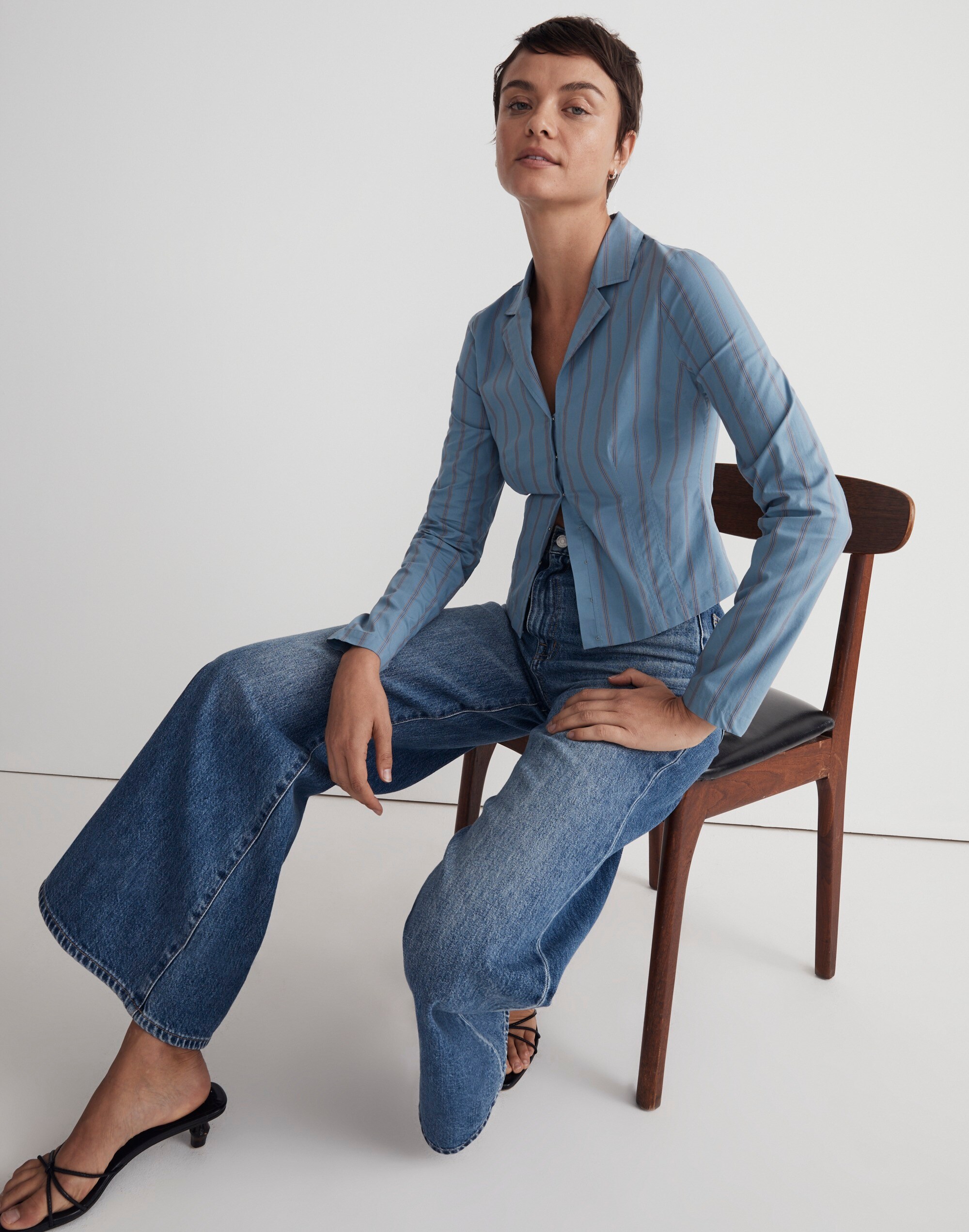 Poplin Hook-Front Shrunken Shirt