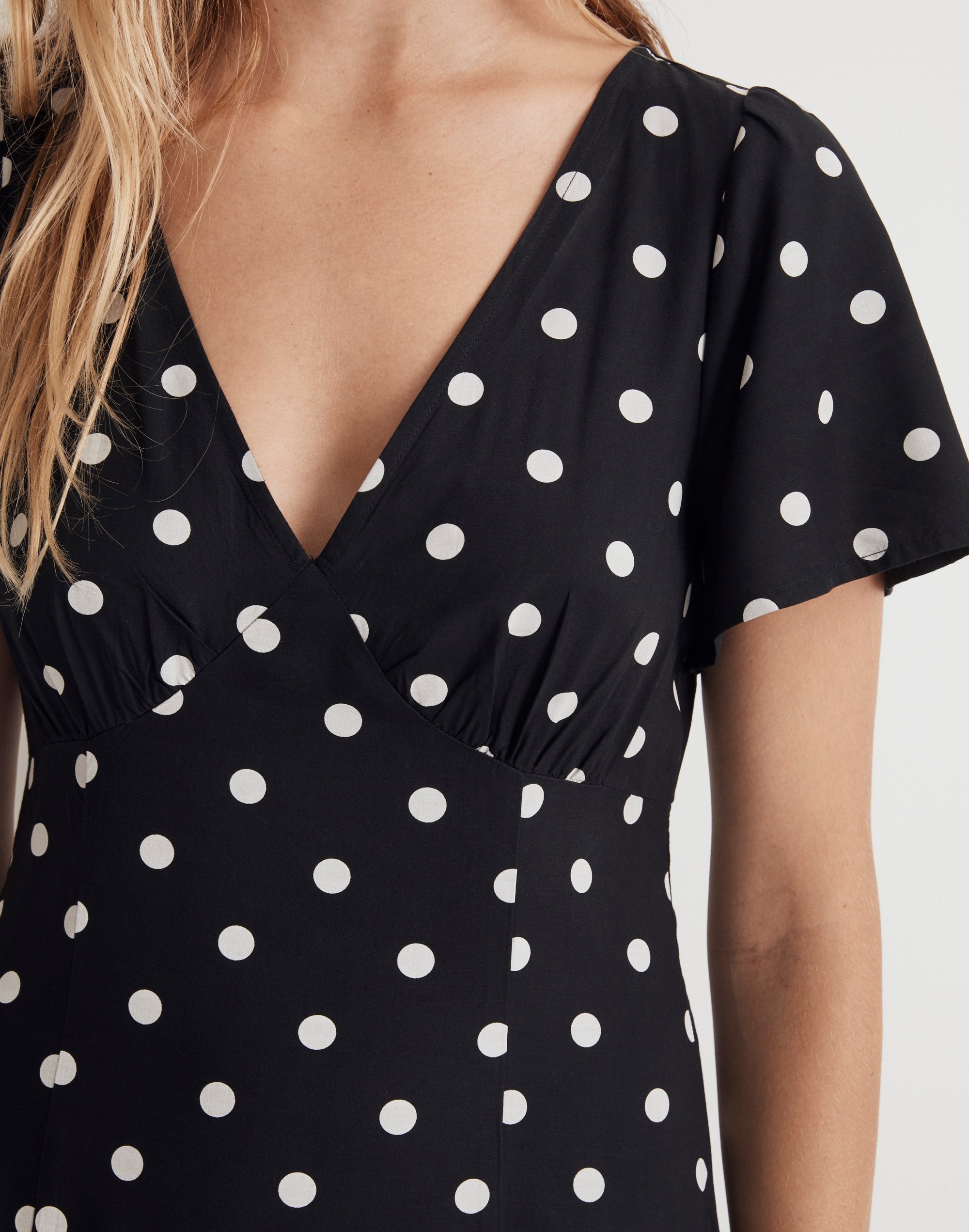 Petite Flutter-Sleeve V-Neck Midi Dress in Polka Dot