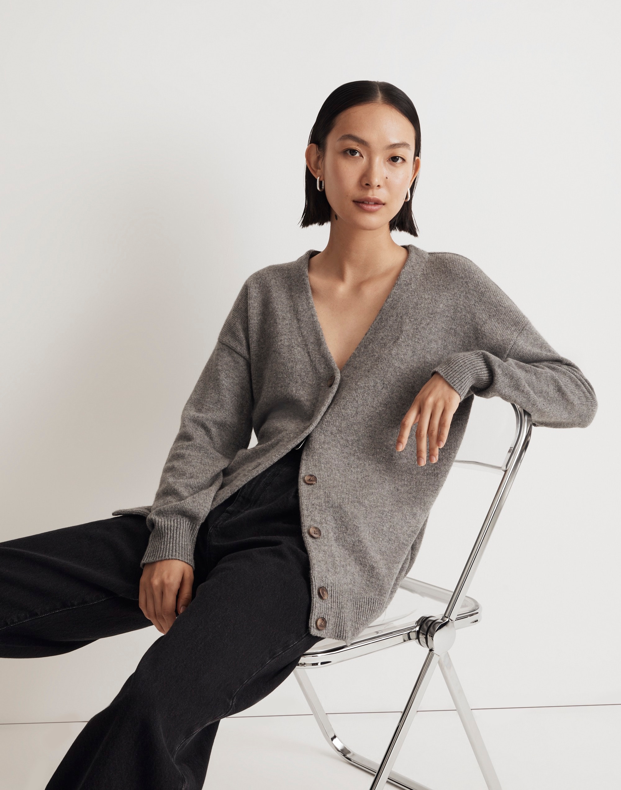 v-neck relaxed cardigan