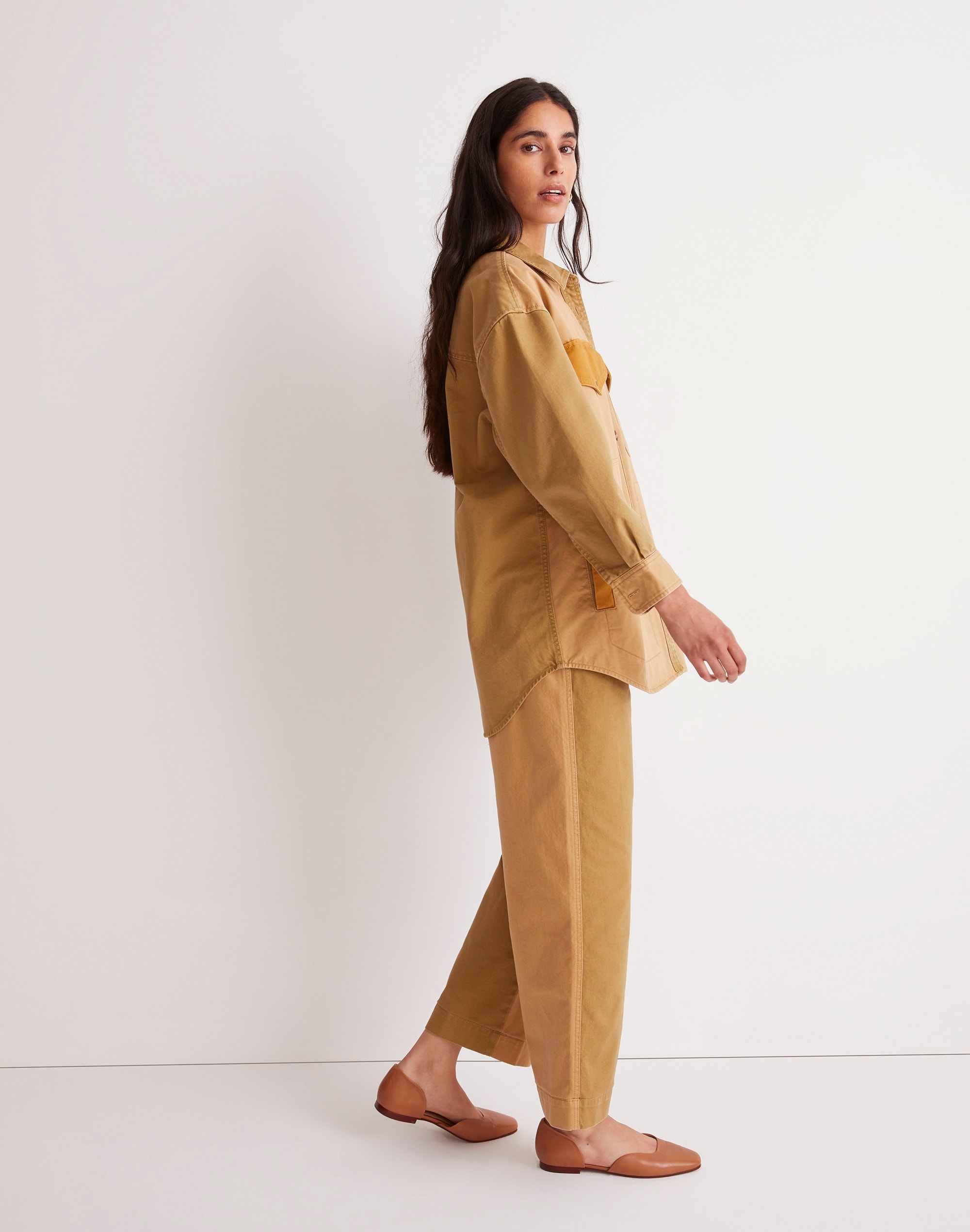Oversized Cargo-Pocket Shirt Jacket in (Re)generative Chino